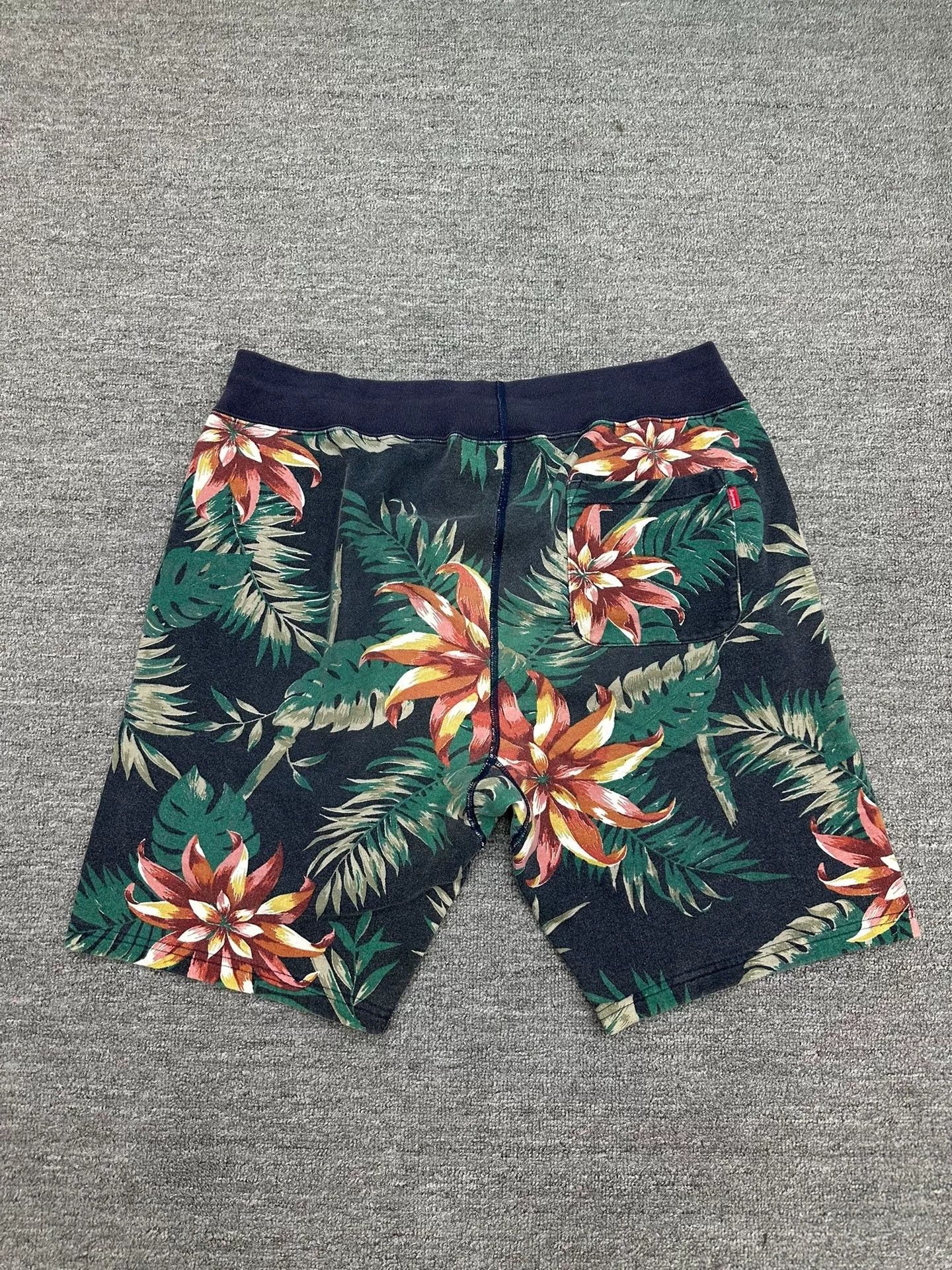 Supreme Supreme All-Over Floral Shorts Size US 26 / EU 42 - 2 Thumbnail