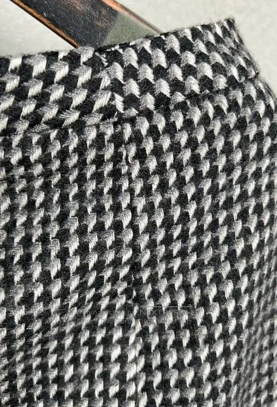 Givenchy Givenchy Color-Block Wool Midi Skirt . Size 28" / US 6 / IT 42 - 8 Thumbnail