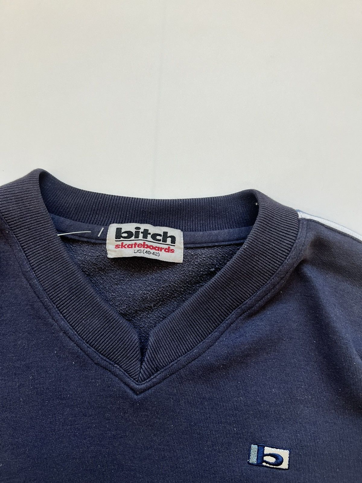 Girl Skateboards Vintage 90's Sun Faded Bitch Skateboard Crewneck Size US L / EU 52-54 / 3 - 5 Thumbnail