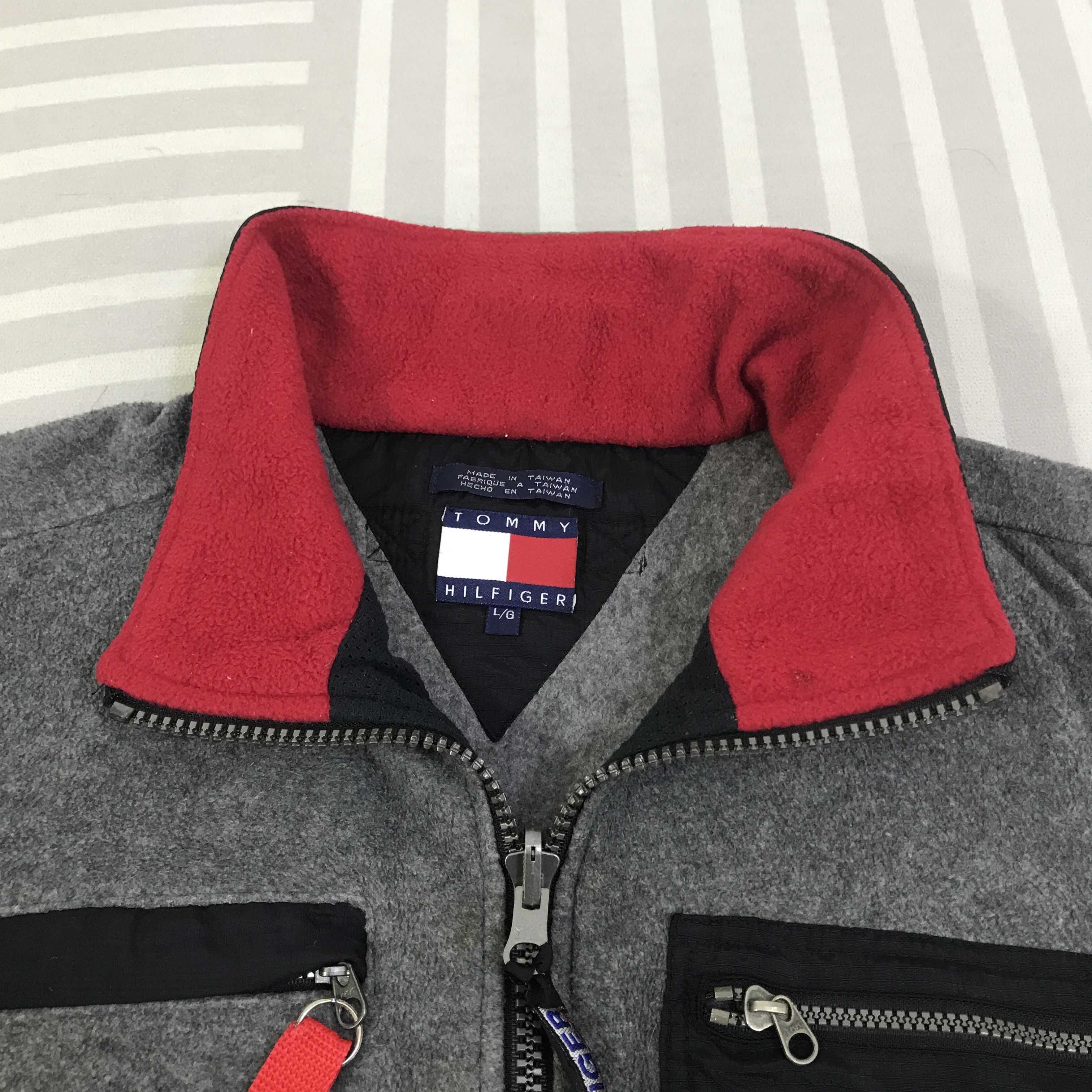Tommy Hilfiger Vintage Tommy Hilfiger fleece Vest K128B20 Size US L / EU 52-54 / 3 - 5 Thumbnail