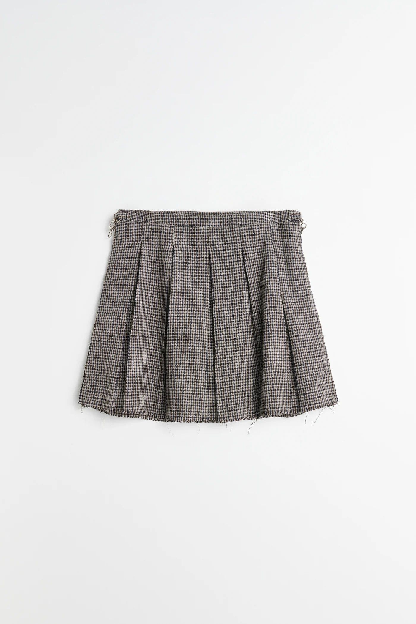 o1tko10125 Check Pleated Mini Skirt in Gray