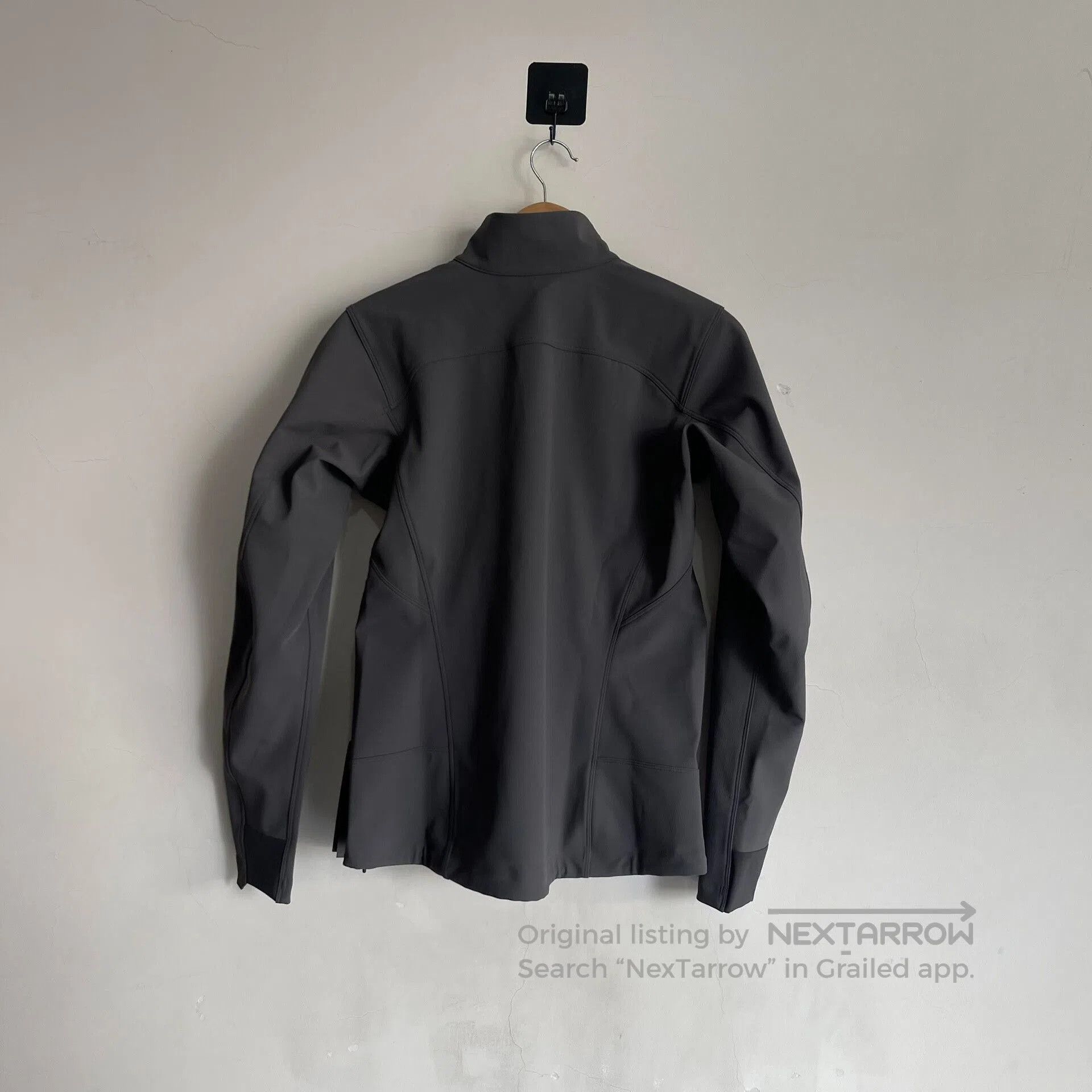 Arc'teryx Arcteryx Epsilon Jacket in Gray. Size US S / EU 44-46 / 1 - 7 Thumbnail