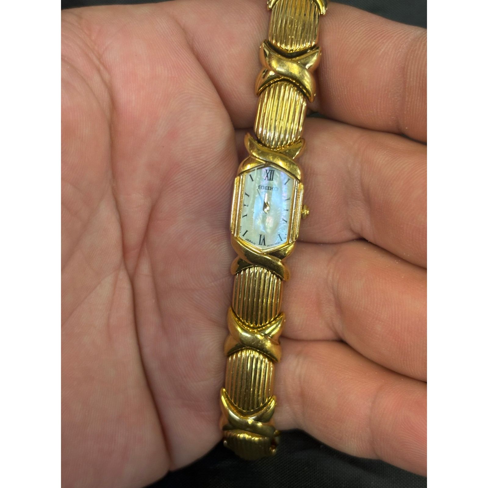Seiko RARE Vintage Seiko 2E20-7389 MOP Gold Tone Womens Watch! Size ONE SIZE - 5 Thumbnail