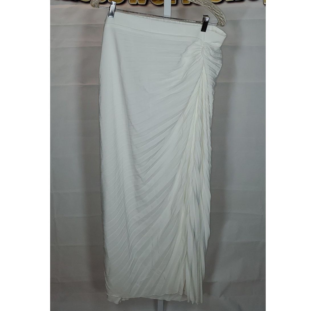 Shein Shein Curve White Pleated Crop Top Skirt Set Women’s 2XL NWT Size XXL / US 16-18 / IT 52-54 - 2 Thumbnail