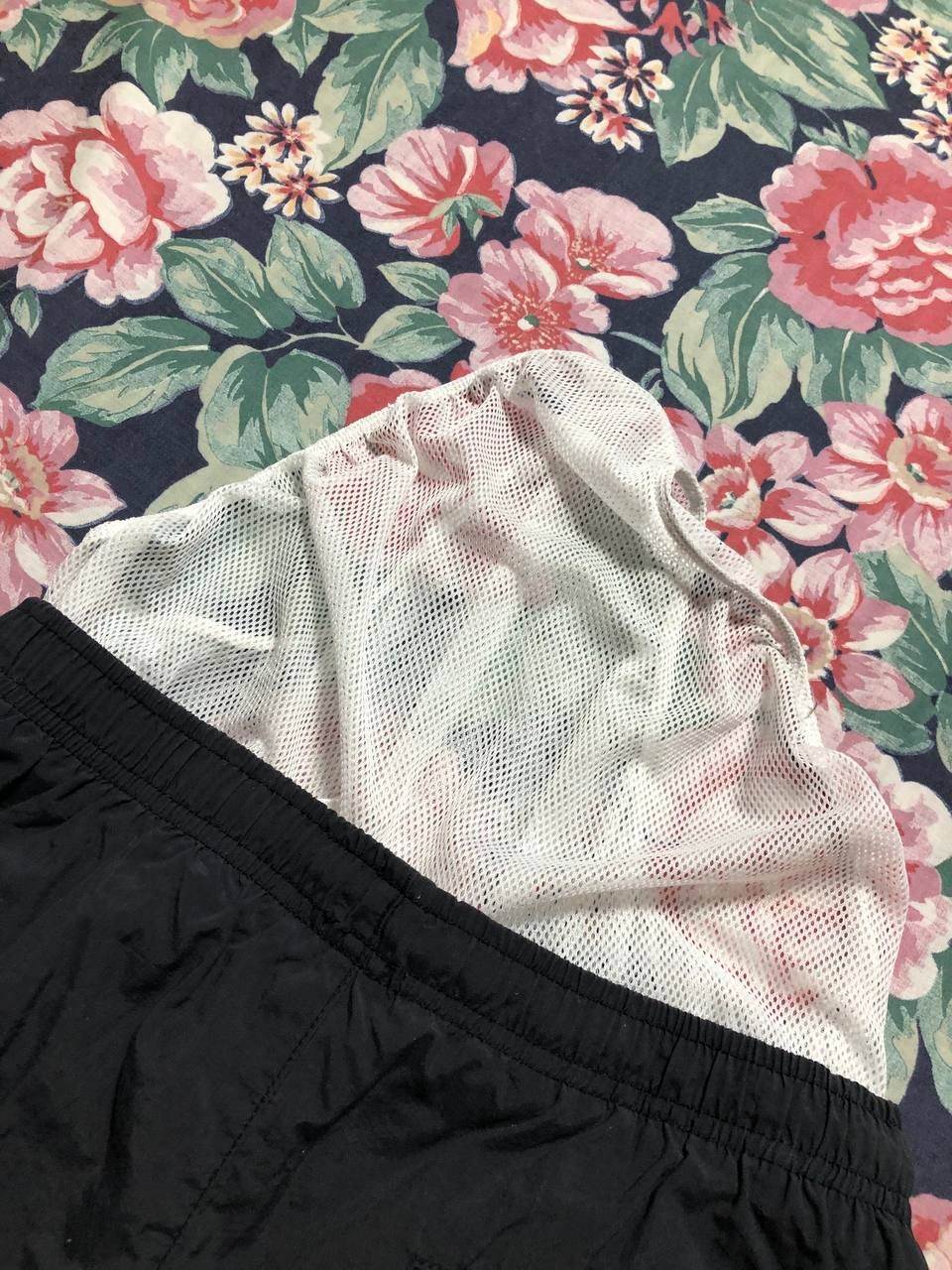 Nike Vintage 90s Nike Big Logo Shorts Size US 30 / EU 46 - 9 Thumbnail