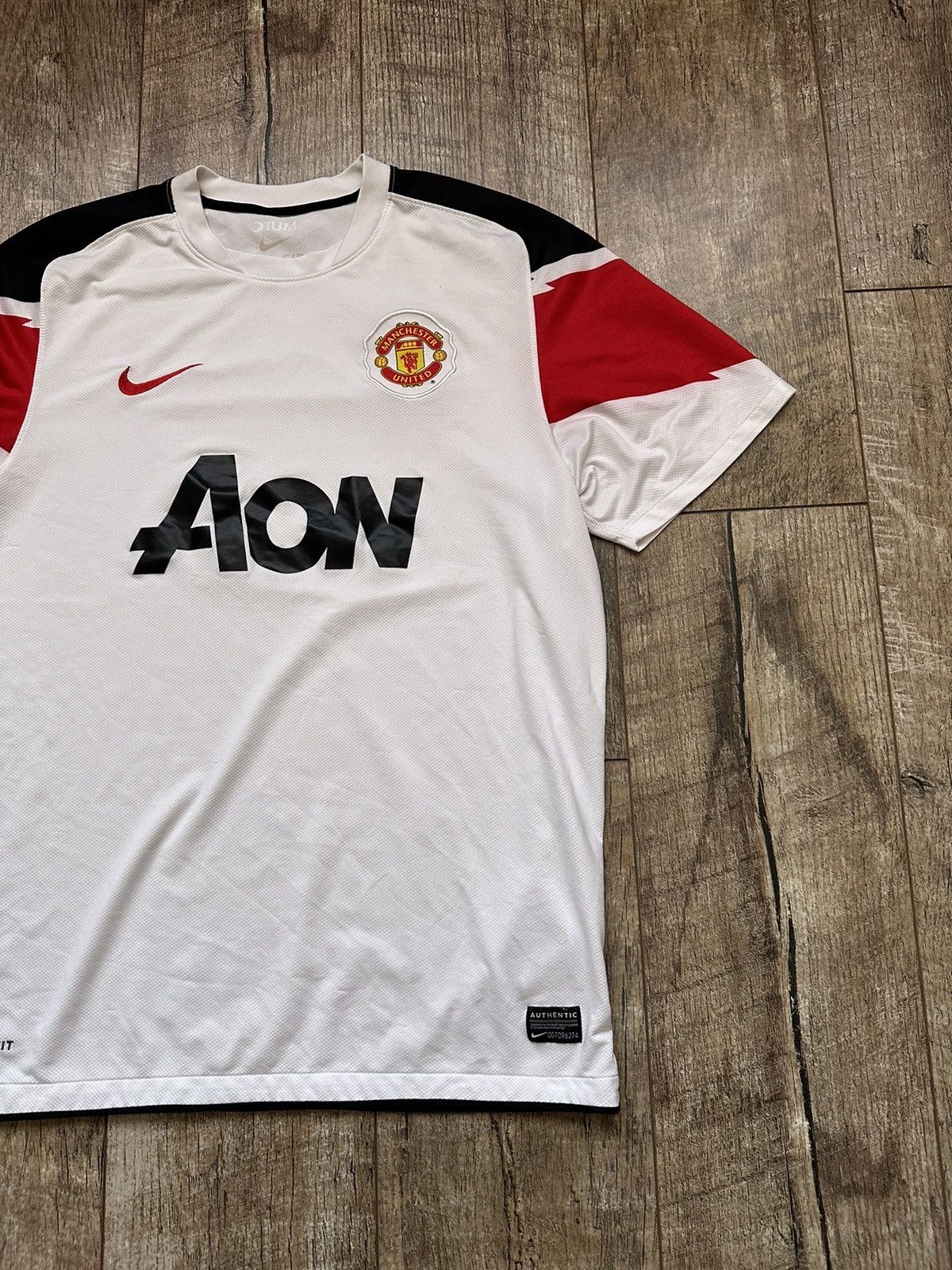 Nike 2010/11 Nike Manchester United FC Away Soccer Jersey Size US L / EU 52-54 / 3 - 4 Thumbnail
