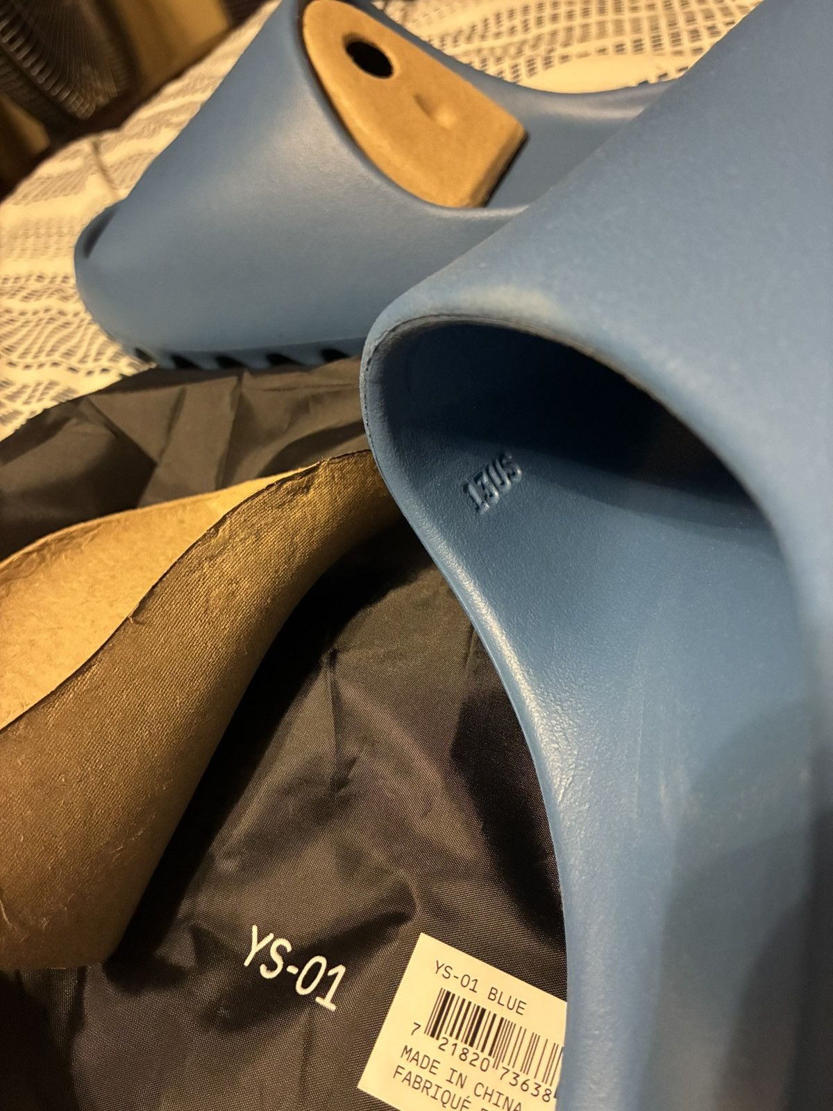 Yeezy Yeezy Slides Blue DEADSTOCK Size US 13 / EU 46 - 6 Thumbnail