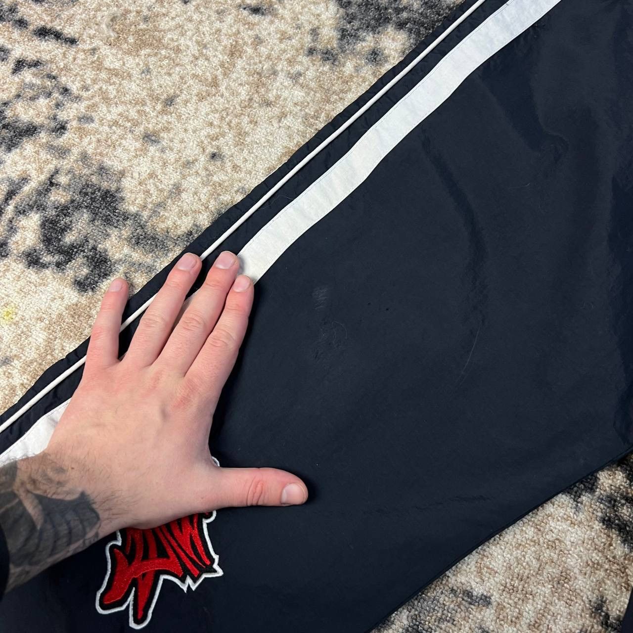 Japanese Brand Japanese Y2K Big Logo Nylon Parachute Track Pants Size US 30 / EU 46 - 7 Thumbnail