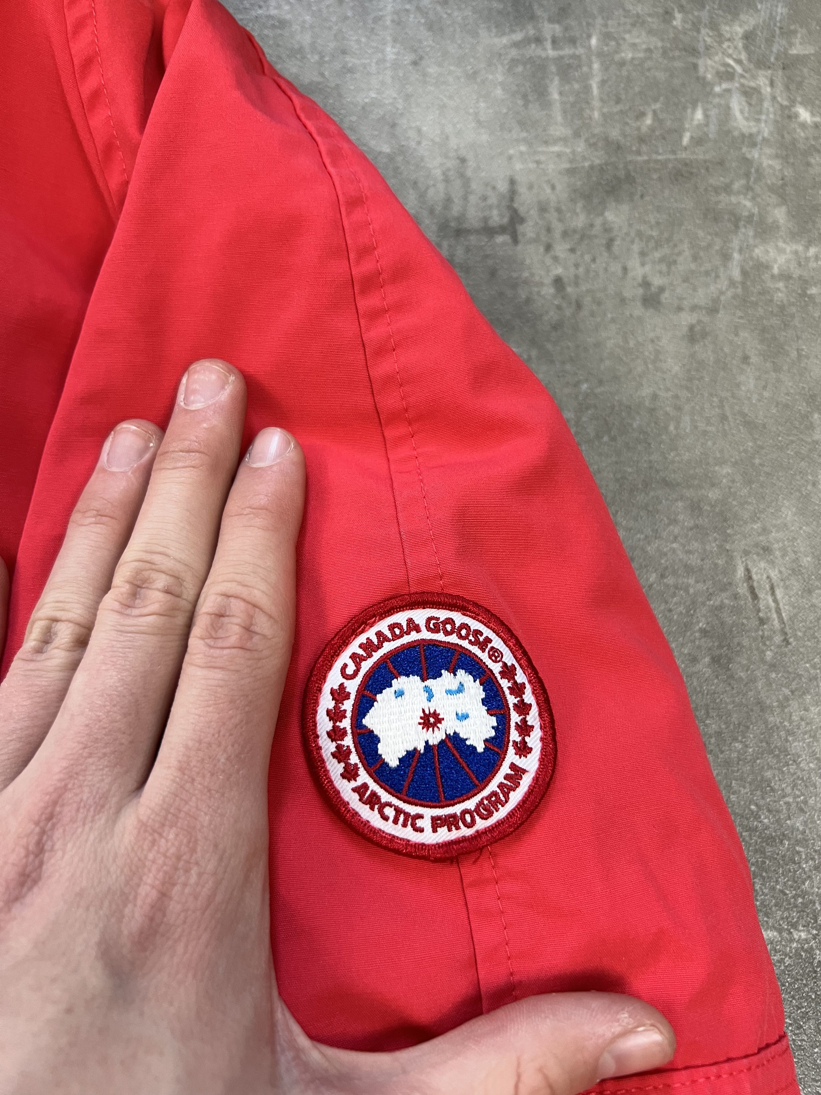 Canada Goose canada goose puffer bomber size (18) like S-M legit luxury Size US S / EU 44-46 / 1 - 2 Thumbnail