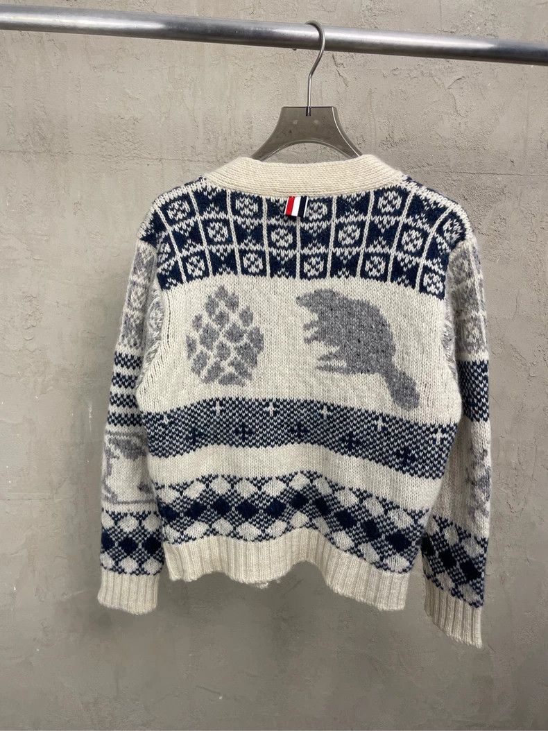 Thom Browne Thom browne Beige squirrel pine fruit Tibetan blue pattern Size S / US 4 / IT 40 - 2 Thumbnail