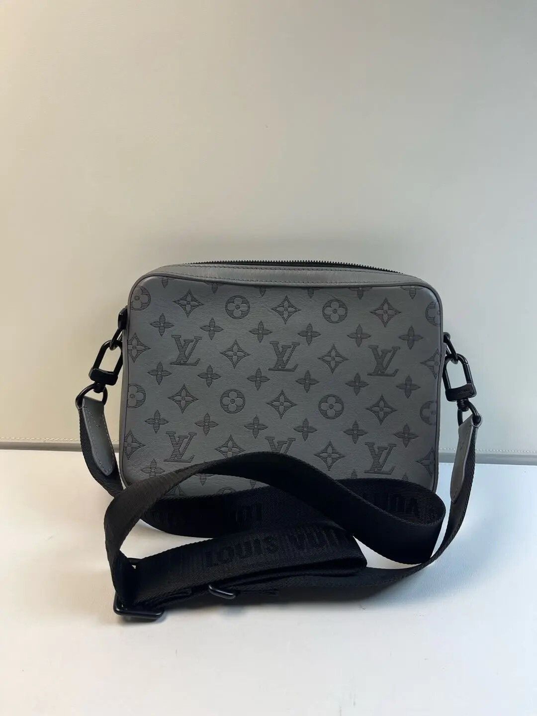 Louis Vuitton Pre-loved Bag Very good condition Size ONE SIZE - 1 Thumbnail