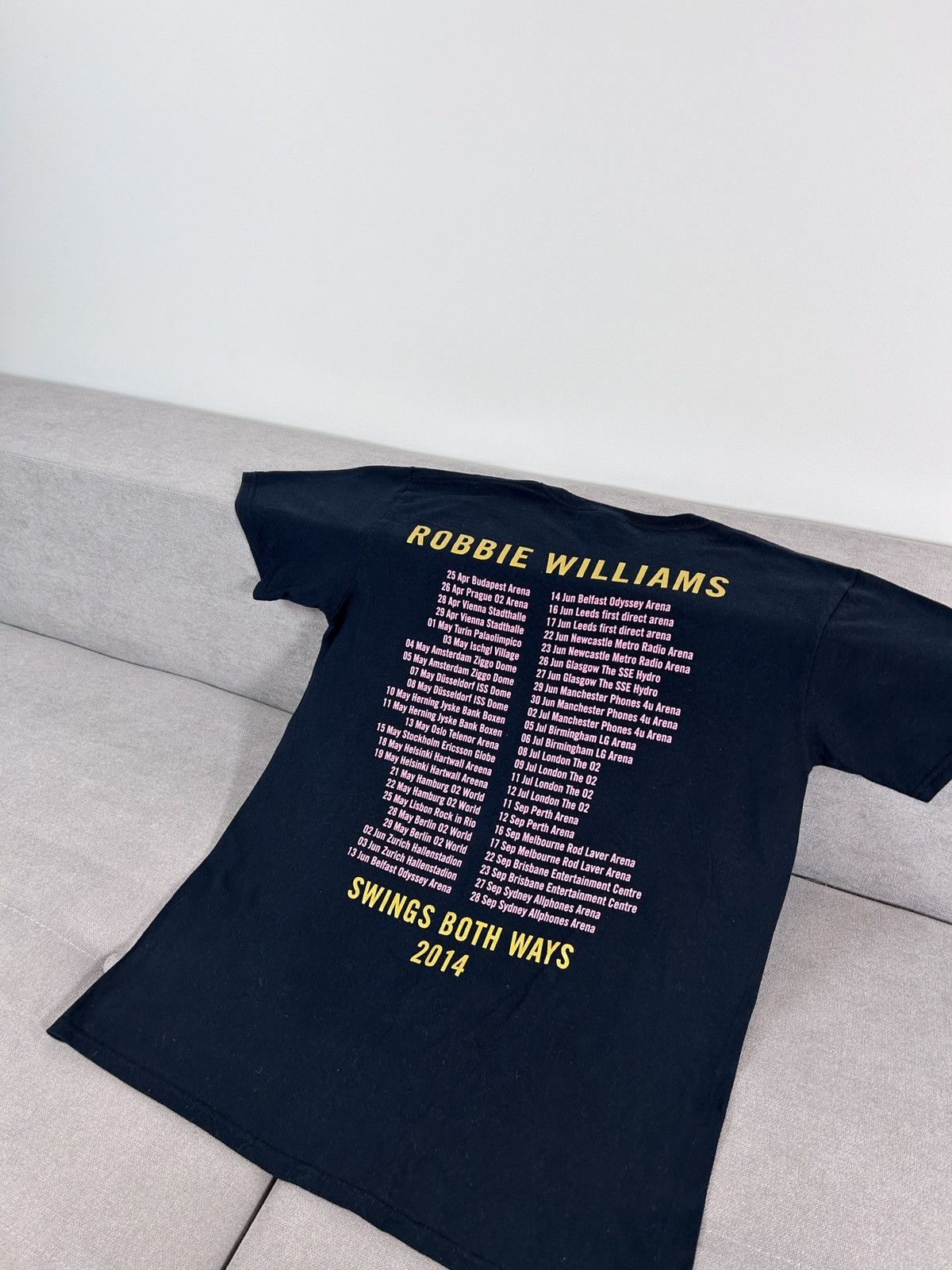 Band Tees × Vintage Robbie Williams 2014 vintage tour tee Size US M / EU 48-50 / 2 - 7 Thumbnail