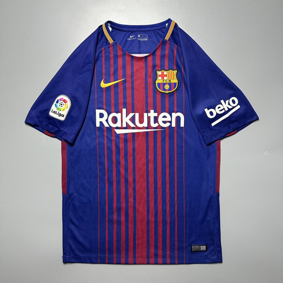 Nike BARCELONA NIKE 2017/2018 FOOTBALL HOME JERSEY #10 MESSI Size US S / EU 44-46 / 1 - 2 Thumbnail