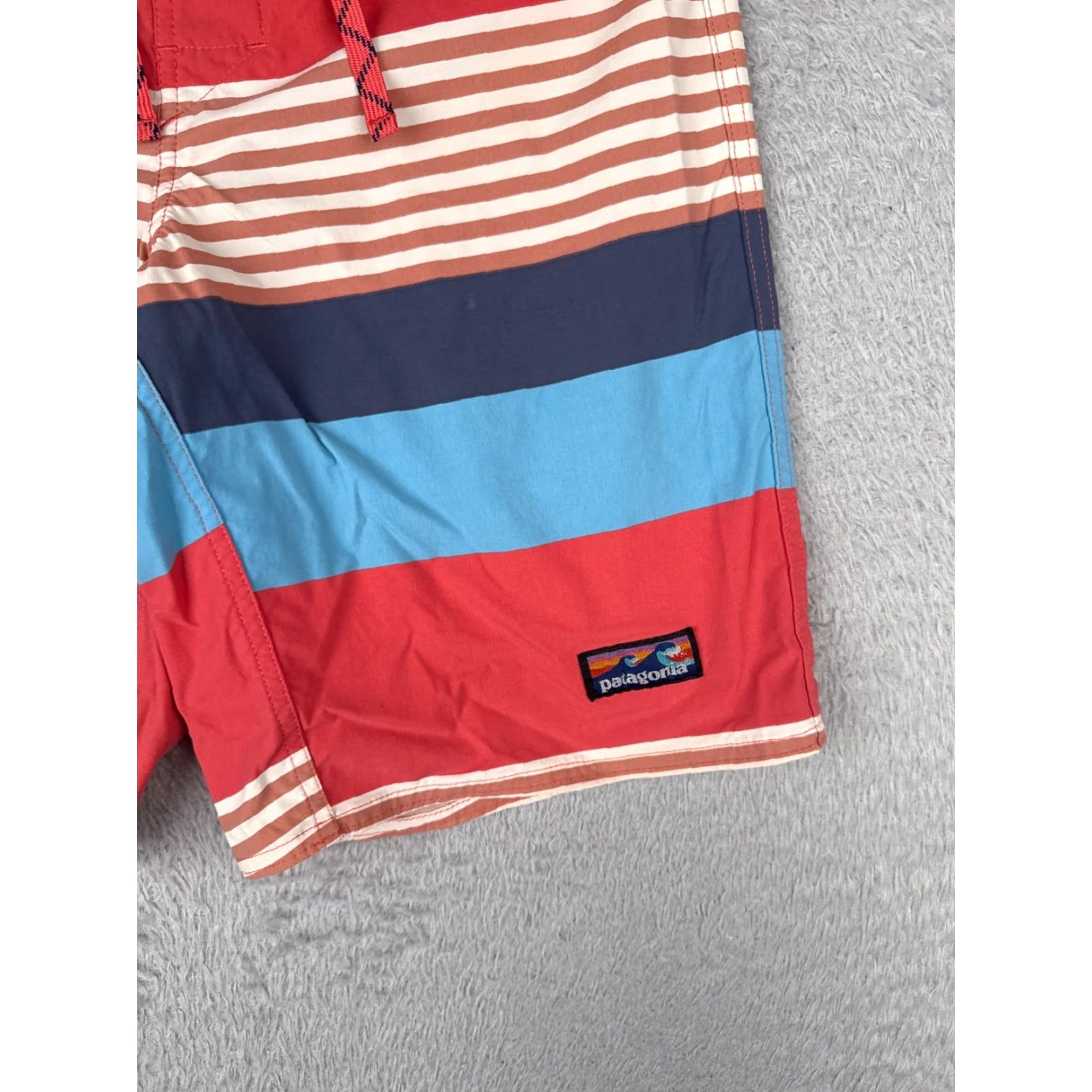 Patagonia Patagonia Board Shorts Mens 32 Red Blue Wavefarer 10" Nylon Beach Swim Trunks Pockets Drawstring Sunglasses Optional? Size US 32 / EU 48 - 2 Thumbnail