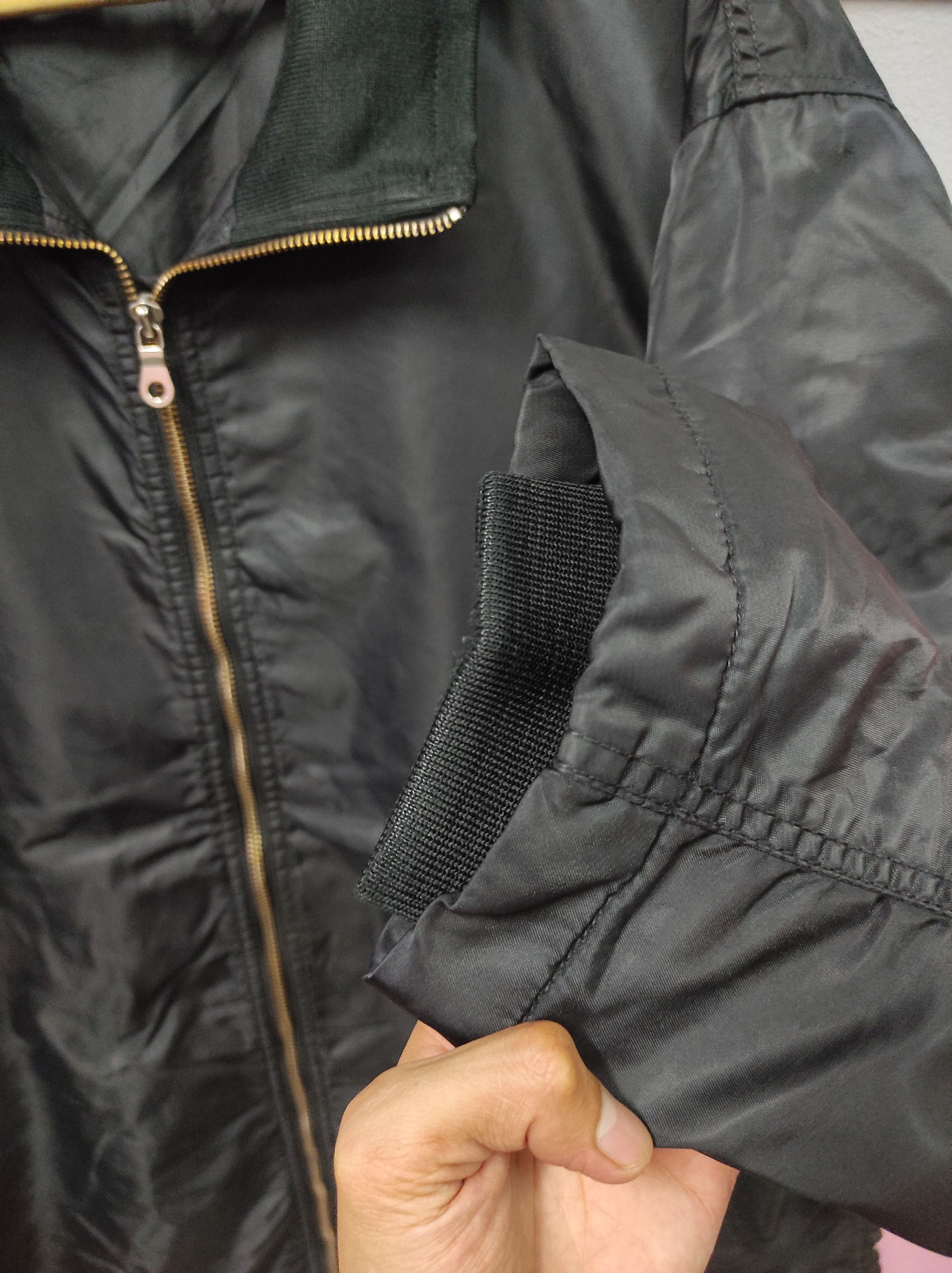 Uniqlo UNIQLO BLACK BOMBER JACKET Size US XL / EU 56 / 4 - 6 Thumbnail