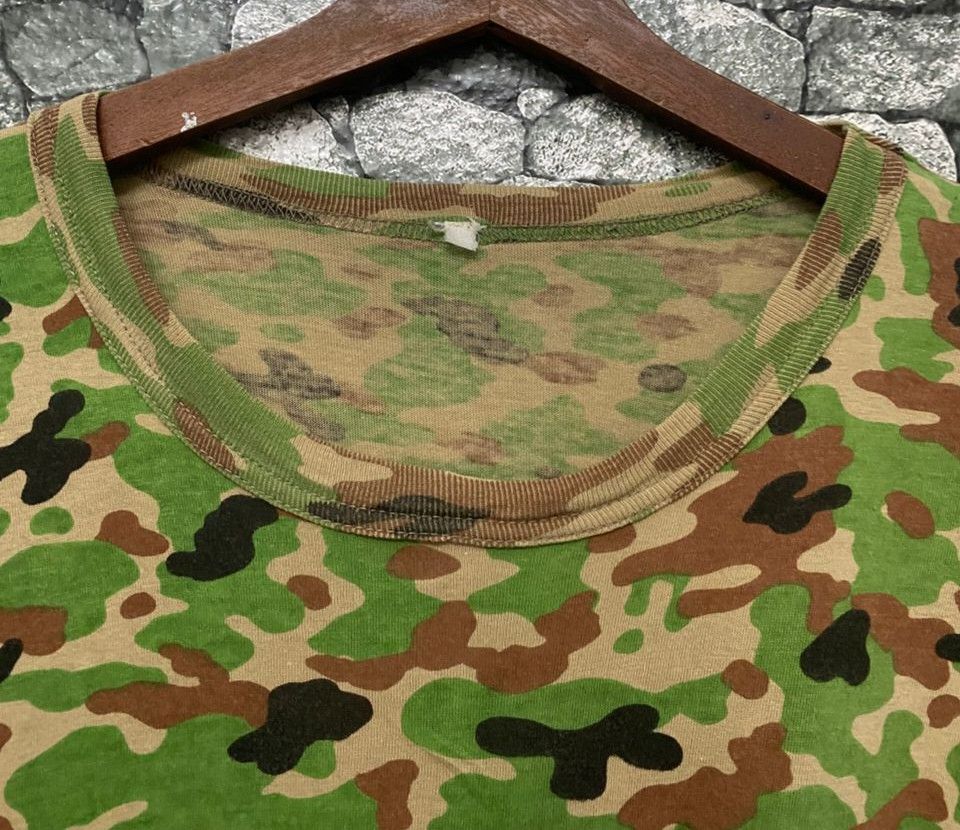 Vintage Vintage Millitary Army Cammo Tshirt Size US M / EU 48-50 / 2 - 7 Thumbnail
