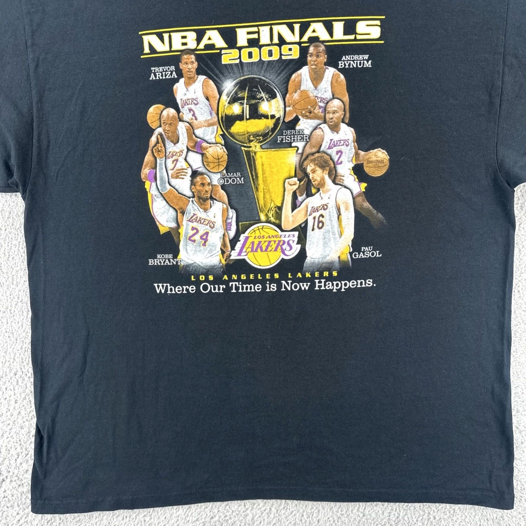 Gildan VINTAGE Gildan Mens 2XL Black T Shirt Lakers Kobe Bryant 2009 NBA Finals Angel Graphic Print Los Angeles LA Lakers Sports Crew Neck Short Sleeve Nike Size US XXL / EU 58 / 5 - 4 Thumbnail