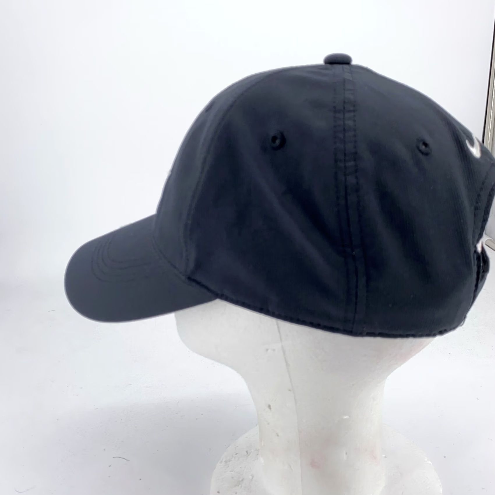Nike Nike Hat Cap Strap Back Black White Swoosh Embroidered Golf Athletic Mens Size ONE SIZE - 4 Thumbnail