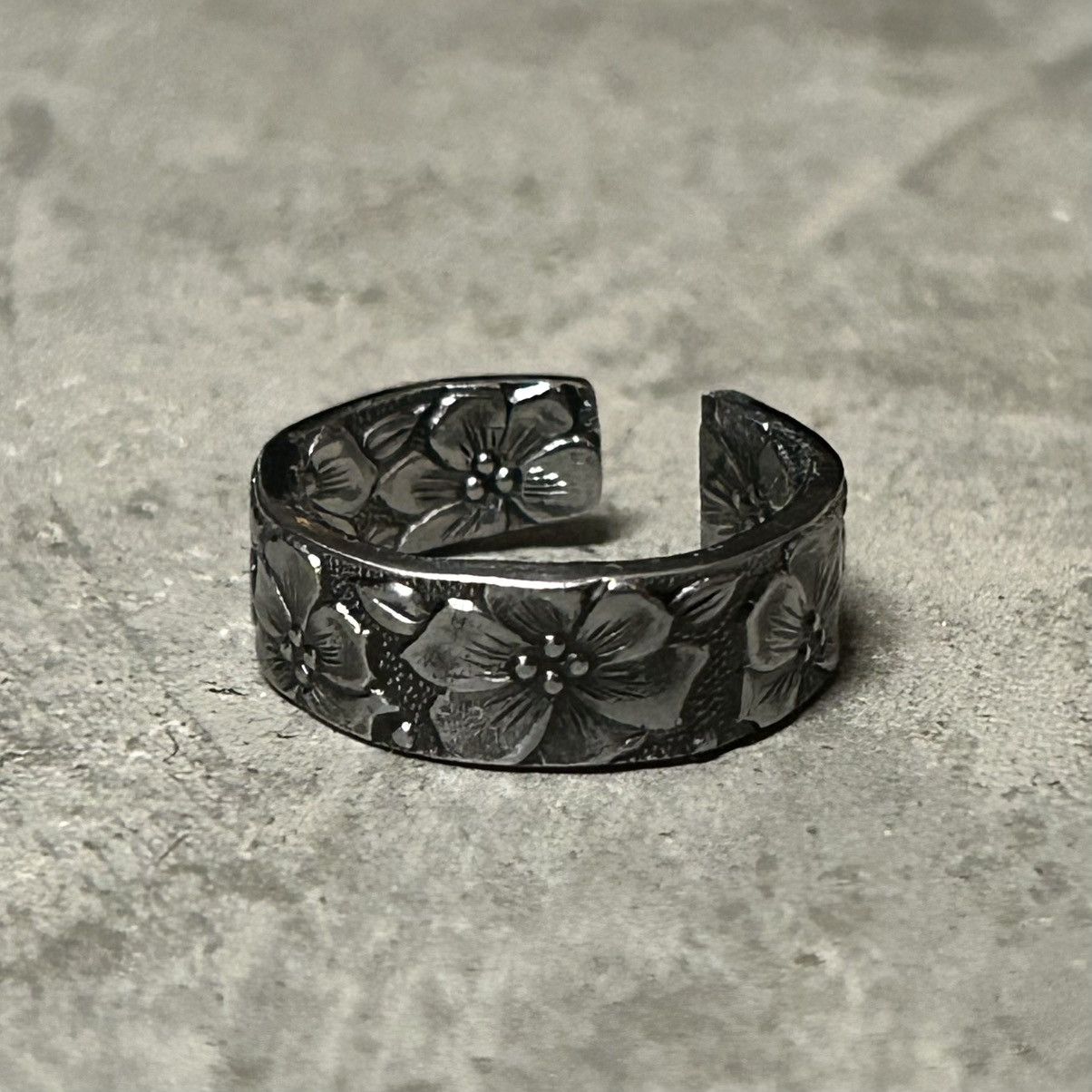 Vintage Vintage Silver Handmade Archive Ring Size ONE SIZE - 1 Thumbnail
