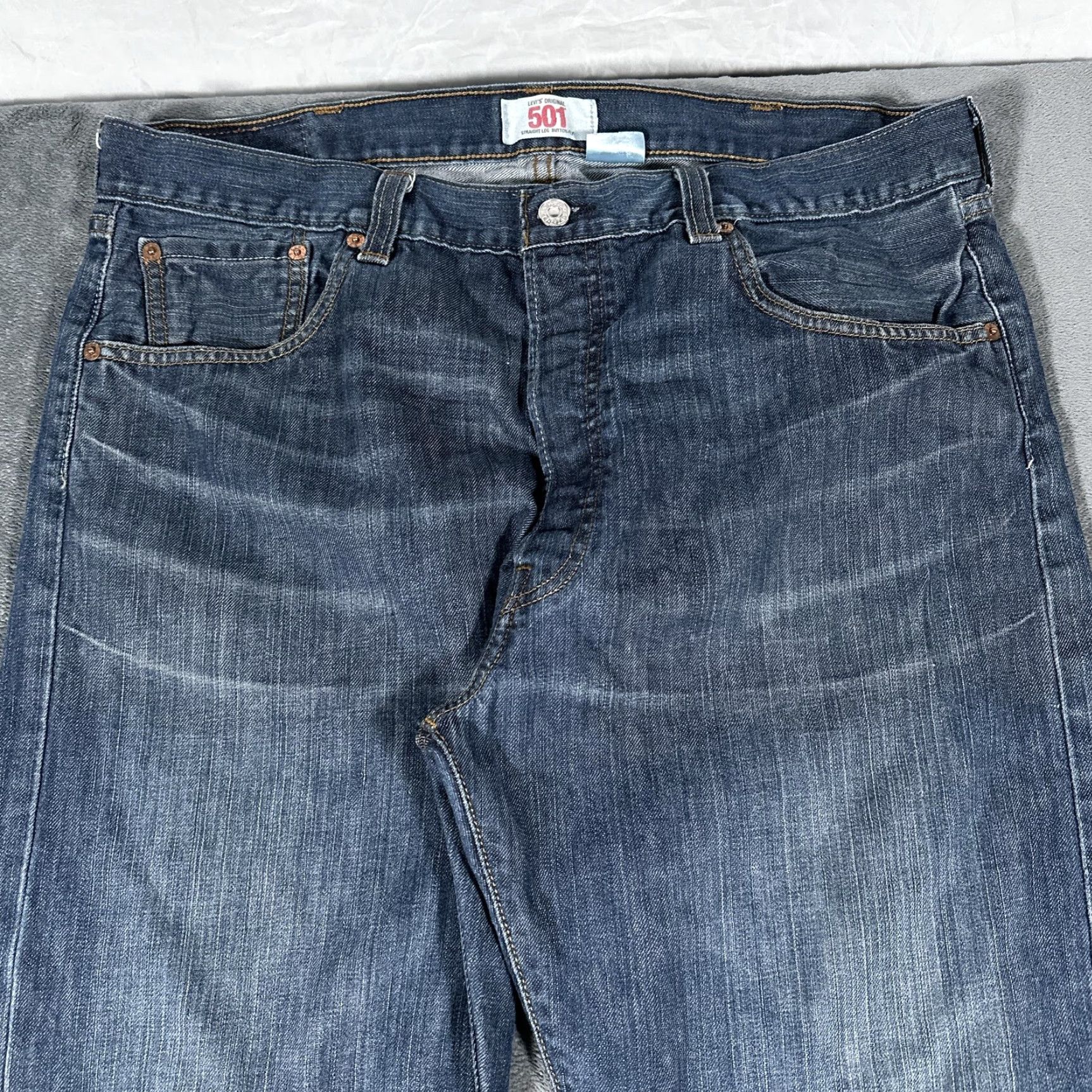 Levi's Levis 501 Jeans Mens 38x34 Blue Denim Straight Leg Button Fly Original Fit Size US 38 / EU 54 - 2 Thumbnail