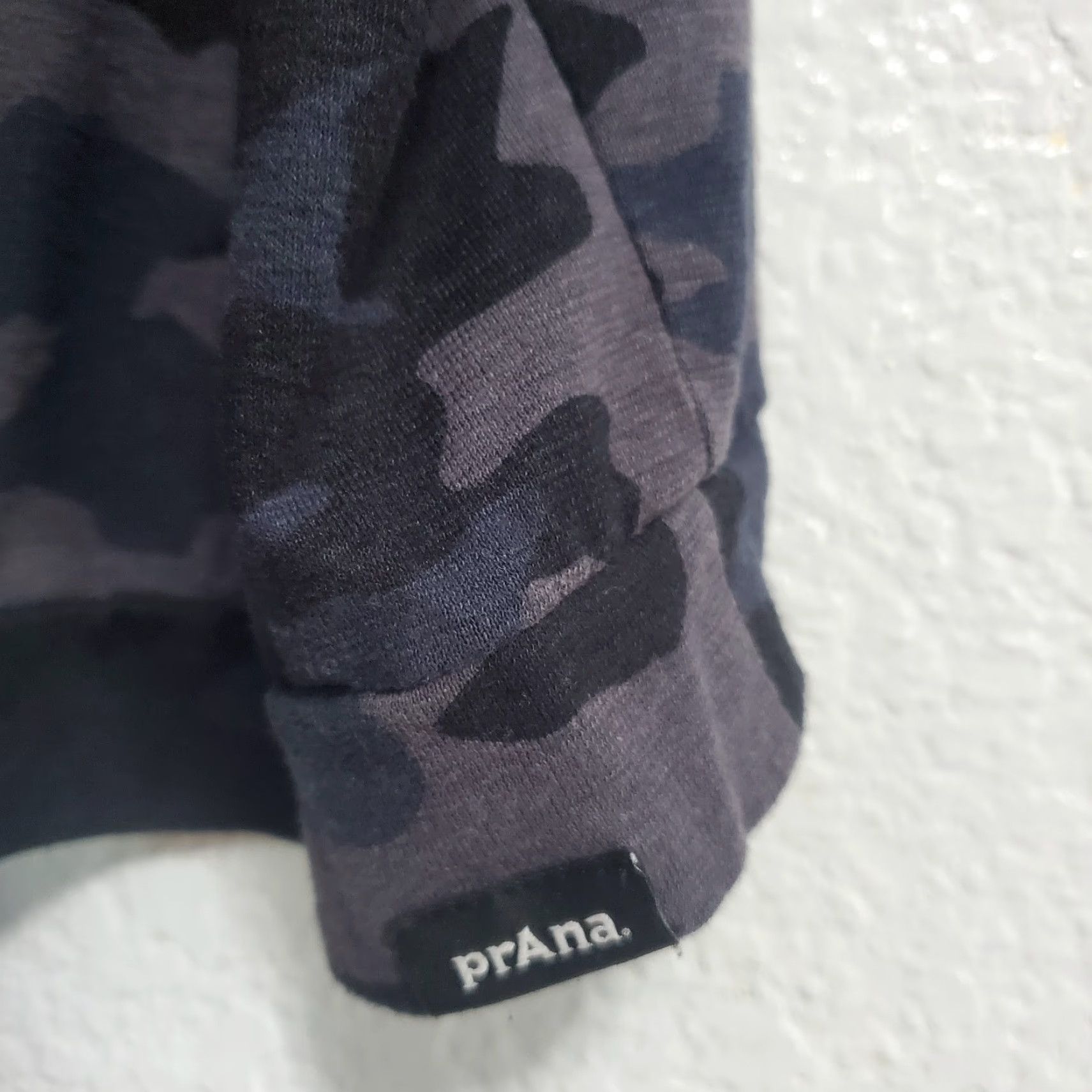 Prana VINTAGE prAna Tank Top Women XL Blue Camo Cozy Up Barmsee Hemp Blend Cowl Neck Active Size XL / US 12-14 / IT 48-50 - 6 Thumbnail