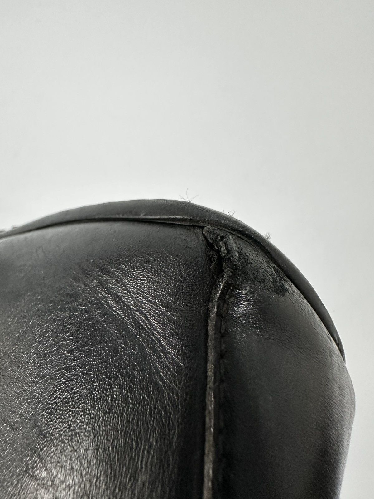 Gucci Gucci Monogram Black Leather Penny Loafers . Size US 8 / EU 41 - 13 Thumbnail