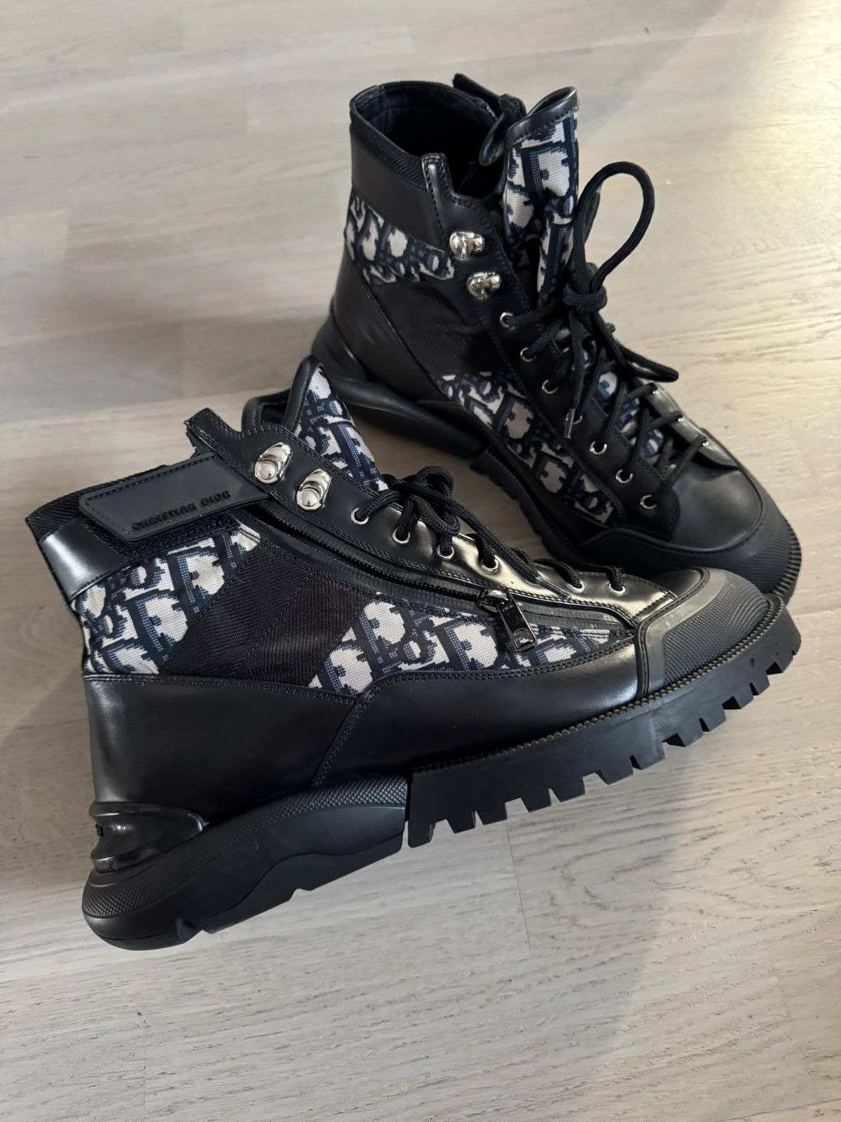 Dior DIOR OBLIQUE boots sz42 study all photos and description plz Size US 9 / EU 42 - 1 Thumbnail