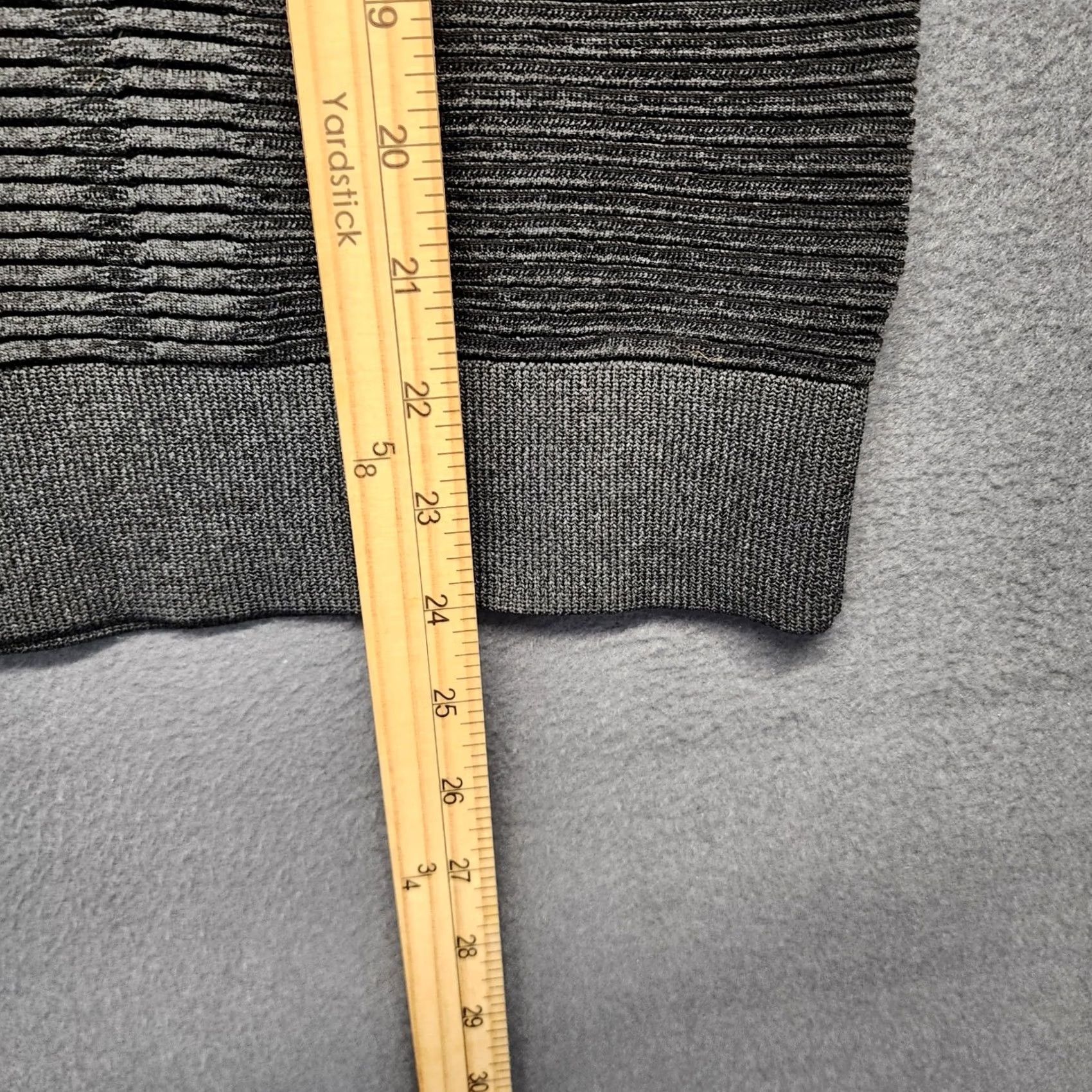Under Armour VINTAGE? Under Armour Shirt Women Large Black Intelli-knit Ribbed Long Sleeve Stretch Size L / US 10 / IT 46 - 5 Thumbnail