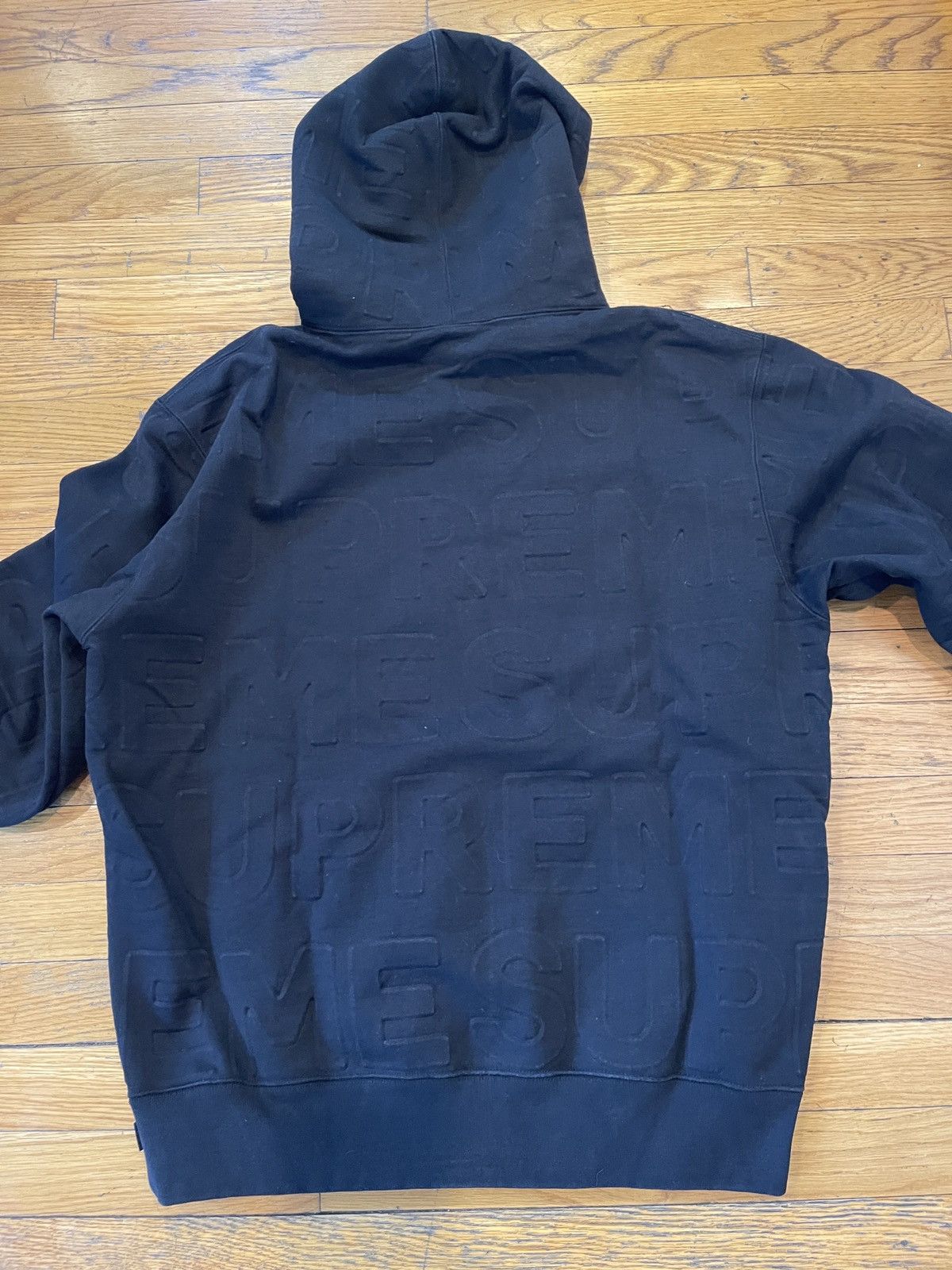 Supreme All over embossed logo hoodie Size US L / EU 52-54 / 3 - 6 Thumbnail