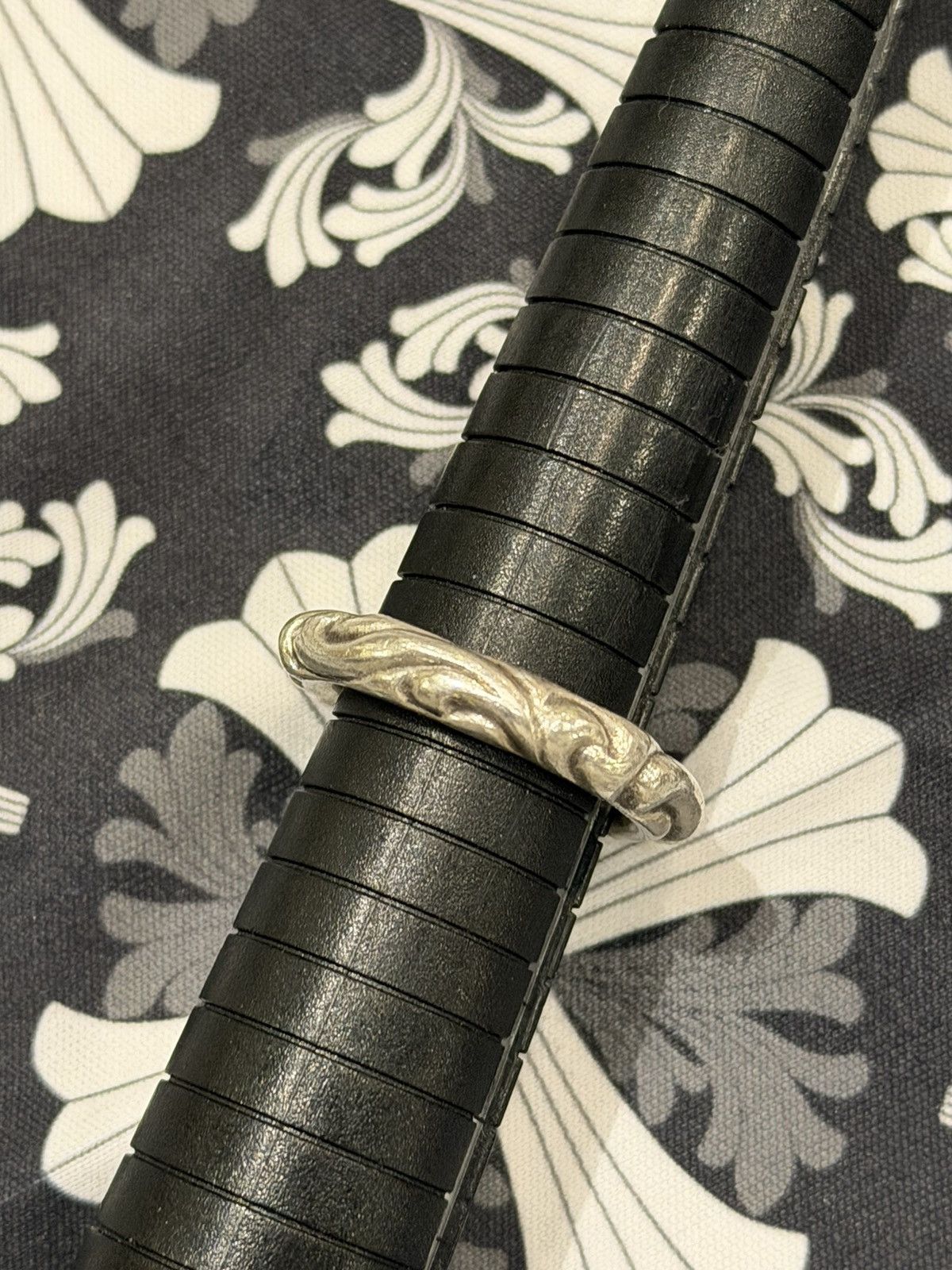 Chrome Hearts Chrome Hearts Scroll Band Ring Size ONE SIZE - 1 Thumbnail