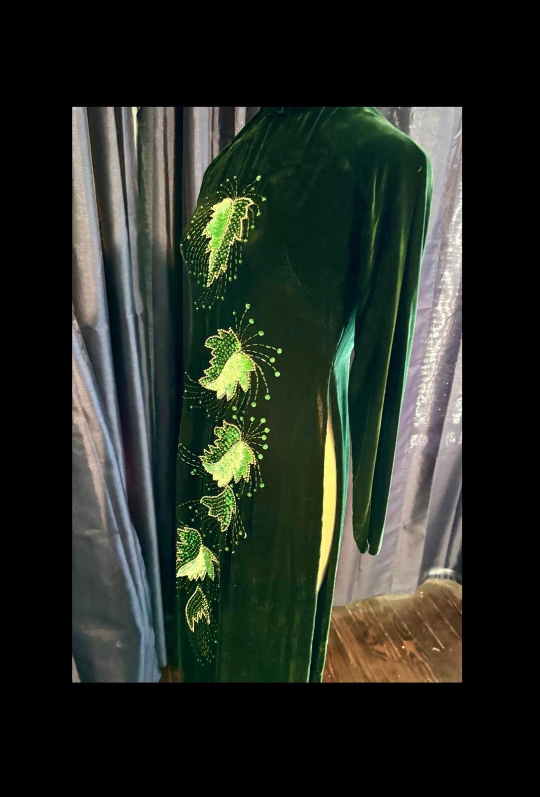 Thom Browne Vintage Cheongsam Green Velvet Dress with Sequin Leaf Detail Size S / US 4 / IT 40 - 2 Thumbnail