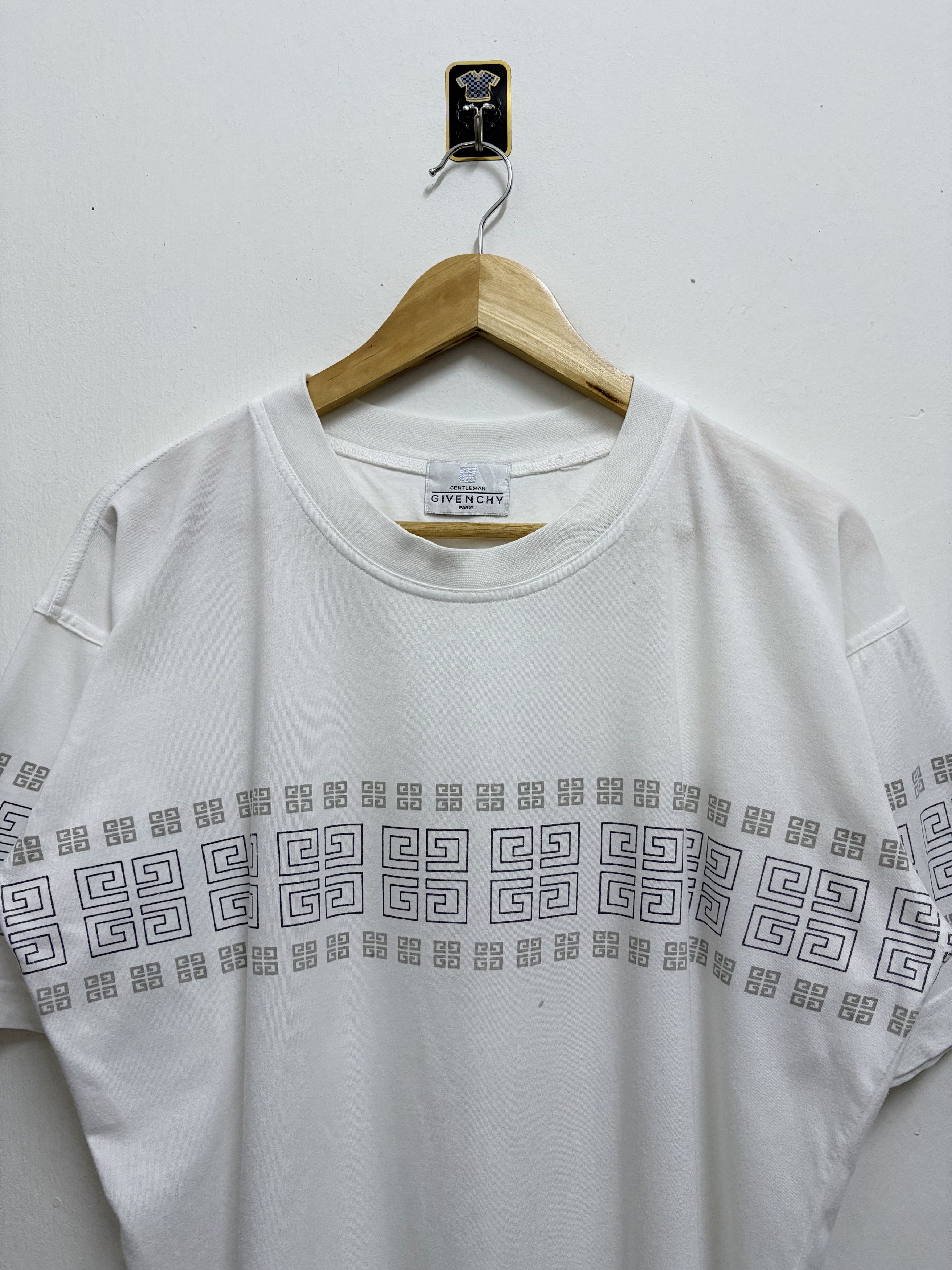 Givenchy Vintage 80's Gentleman Givenchy Paris Monogram T-Shirt Size US L / EU 52-54 / 3 - 3 Thumbnail