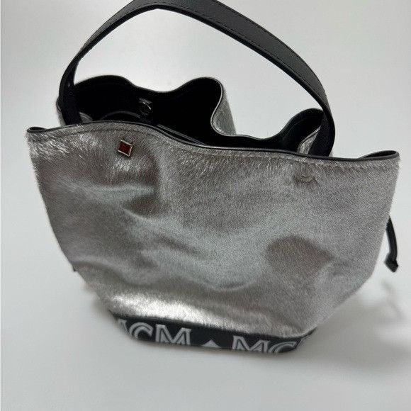MCM MCM Metallic Calfskin Studded Bucket Bag Silver Black Size ONE SIZE - 3 Thumbnail