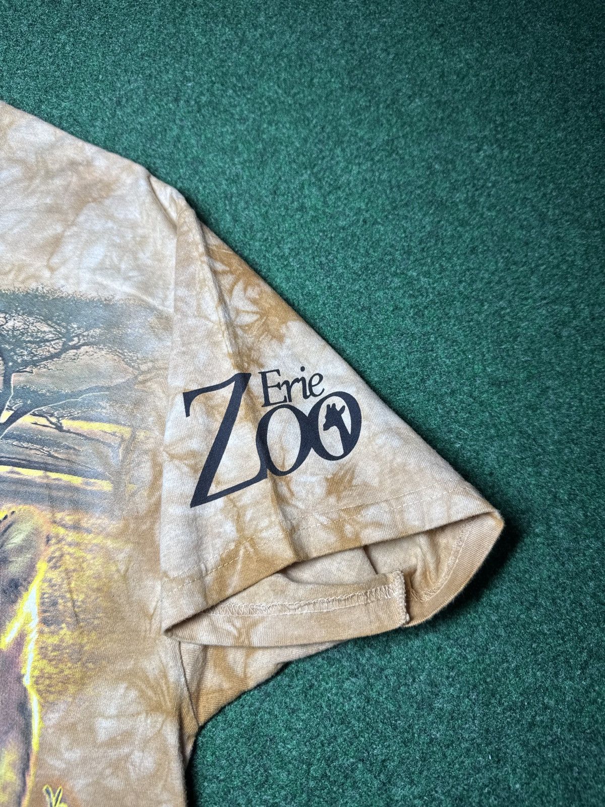 Liquid Blue Vintage Liquid Blue Lion Lioness Erie Zoo Safari L T Shirt Size US L / EU 52-54 / 3 - 4 Thumbnail