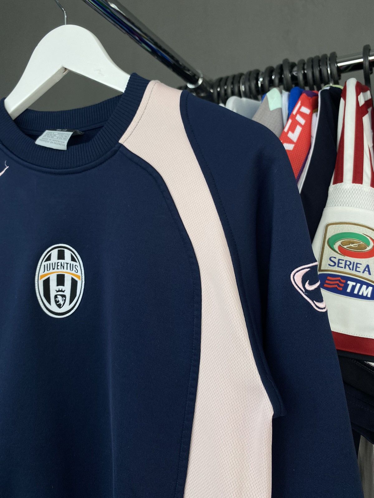 Nike 2004/05 VINTAGE NIKE JUVENTUS FOOTBALL CLUB SWEATSHIRT Size US S / EU 44-46 / 1 - 3 Thumbnail