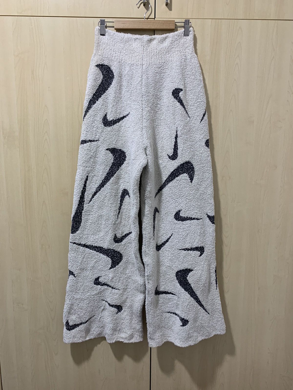 Japanese Brand Nike jogger sweatpants fleece big logo wide leg pants Size 27" / US 4 / IT 40 - 1 Thumbnail