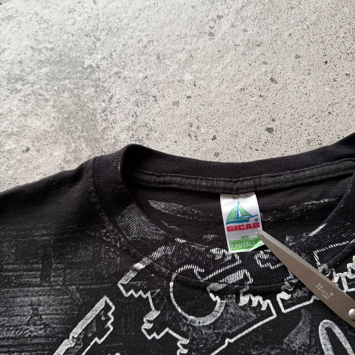 Vintage Vintage Aztec Warrior Mens T-Shirt Black All Over Print Tee Size US M / EU 48-50 / 2 - 5 Thumbnail