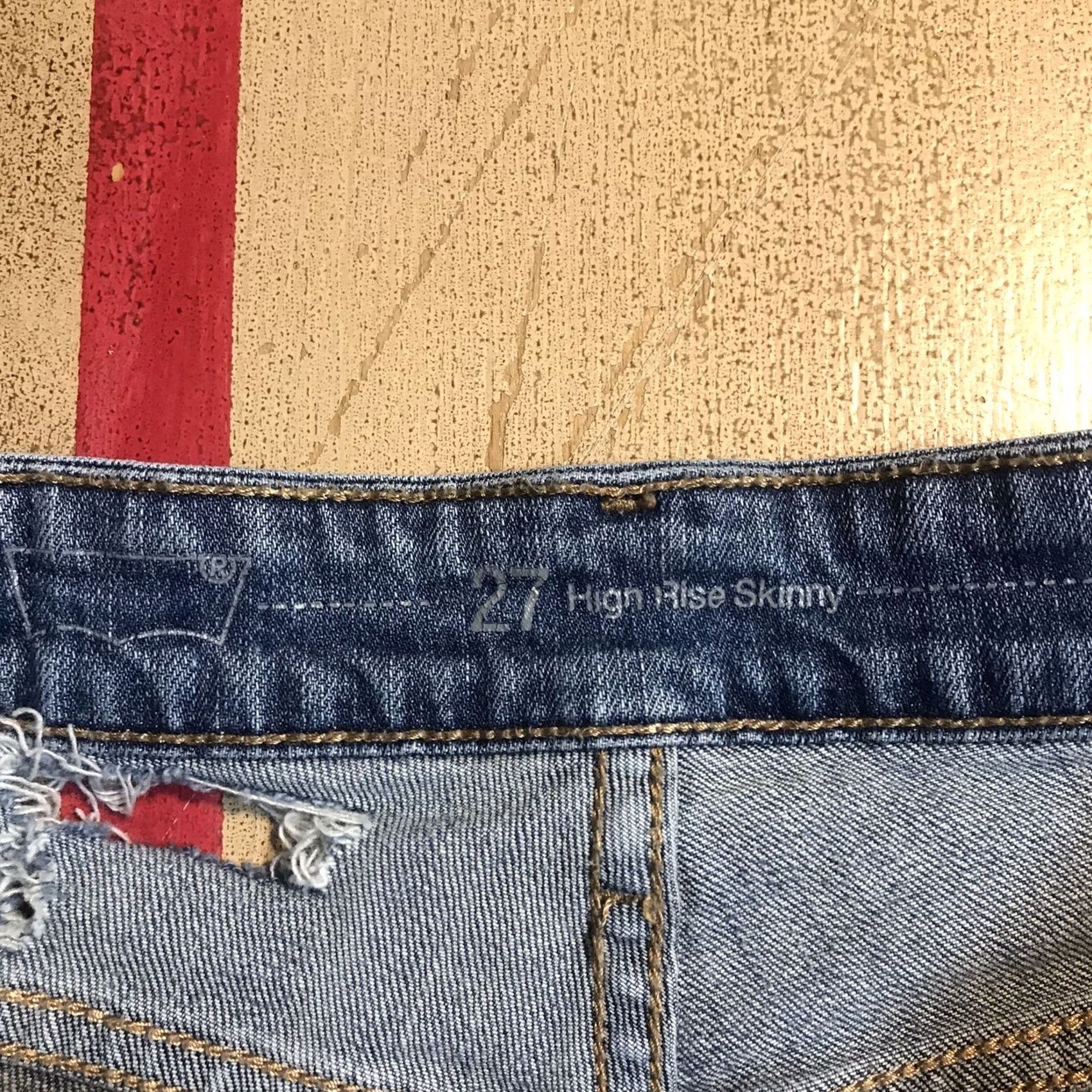 Levi's Levis 721 Skinny Jeans Womens 27 Regular Light Blue Distressed Stretch 5-Pocket Denim Jeans Size 27" / US 4 / IT 40 - 6 Thumbnail