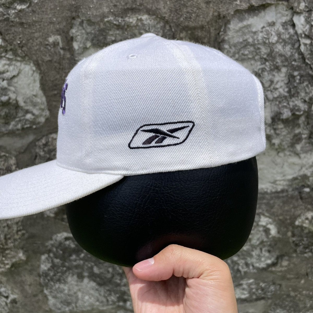 Reebok Vtg Reebok Sacramento Kings Pacific Division Strapback Hat Size ONE SIZE - 2 Thumbnail