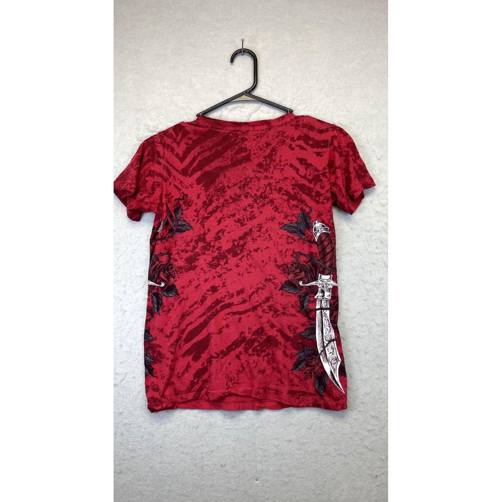Vintage Archaic Shirt Womens M Red V-Neck Graphic Wings Roses Dagger Rock Gothic Shirt T-Shirt Womens Medium Red V-Neck Graphic Wing Roses Dagger Rock Gothic Size M / US 6-8 / IT 42-44 - 6 Thumbnail
