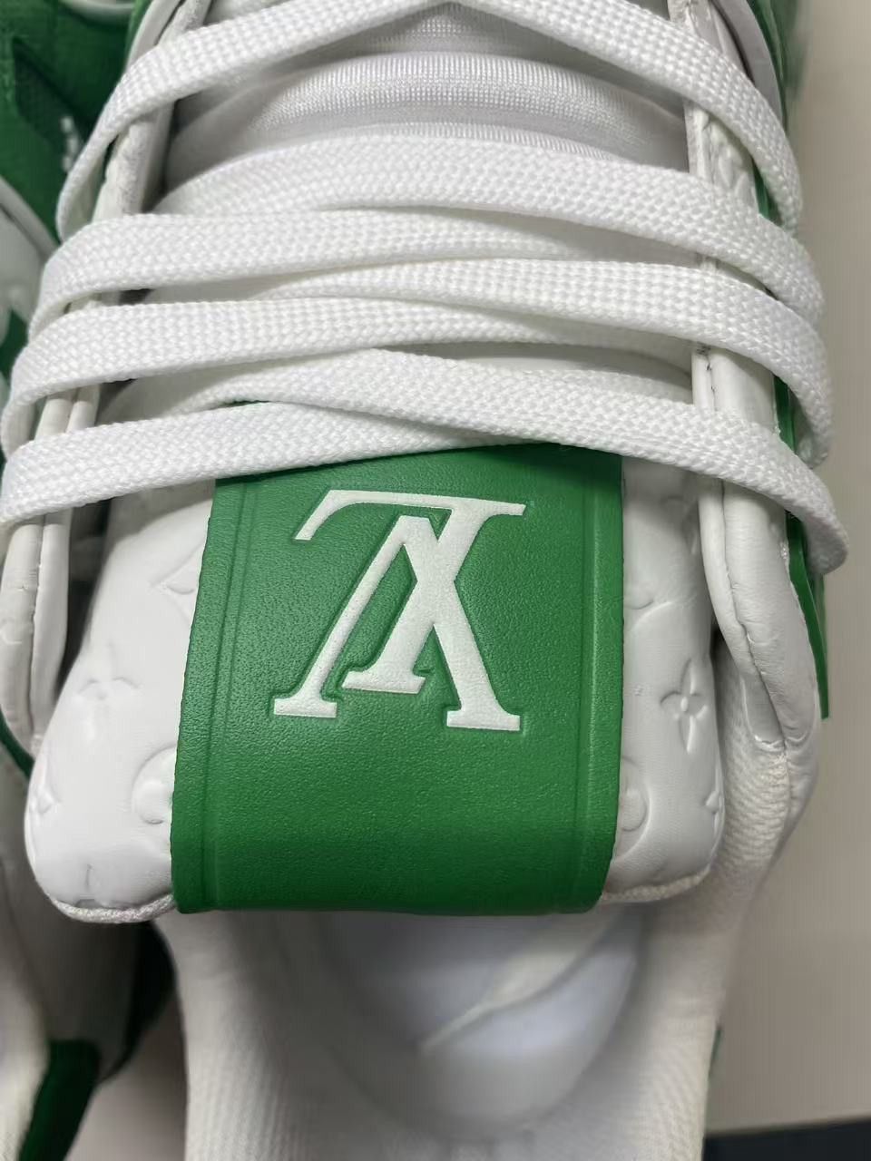 Louis Vuitton Louis Vuitton Trainer #54 Signature White & Green Sneakers Size US 9 / IT 39 - 7 Thumbnail
