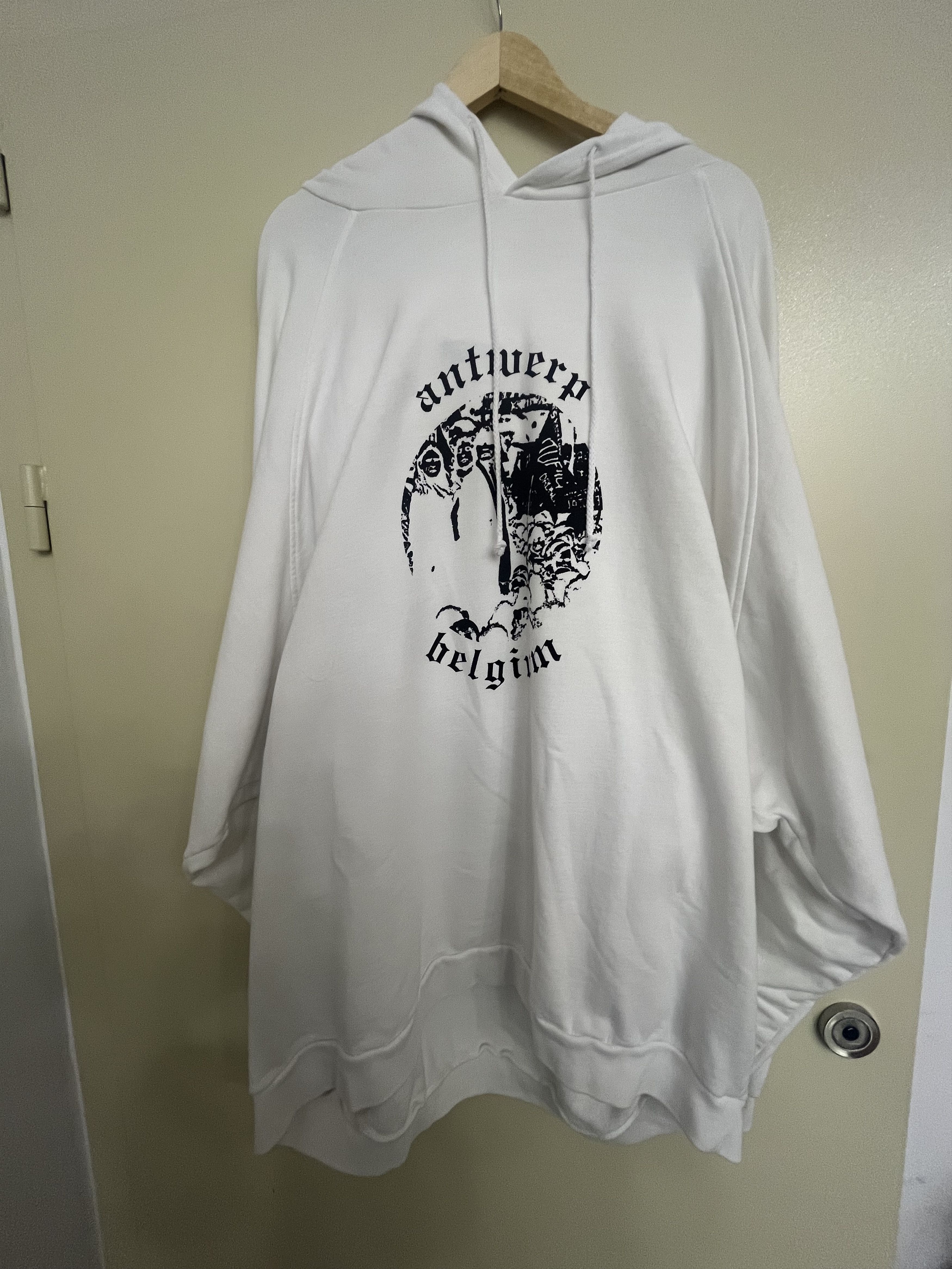 う*ょ様 RAF SIMONS VULTURES 17ss Raf Simons White Oversized Vultures Hoodie | Grailed