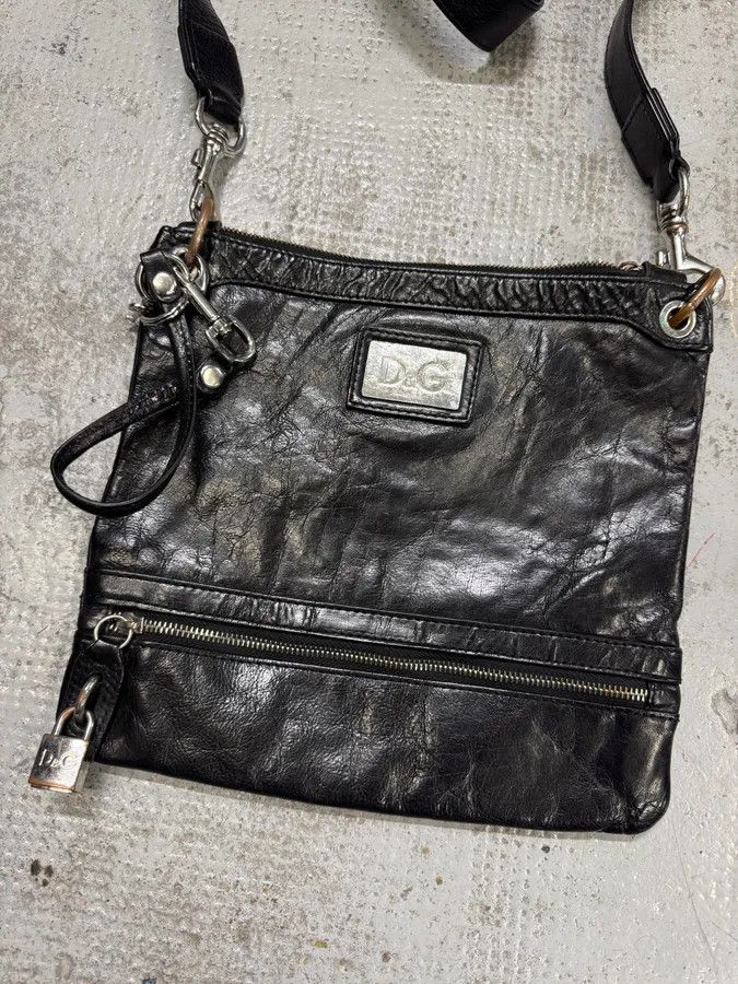 Designer × Dolce & Gabbana × Vintage 2000s Dolce & Gabbana Padlock Black Leather Shoulder Bag Size ONE SIZE - 5 Thumbnail