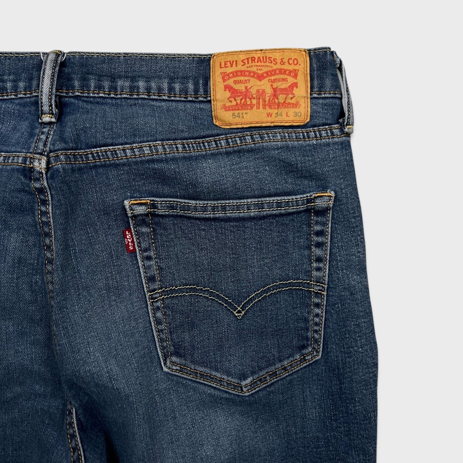 Levi's Levi's 541 Jeans 34x30 Athletic Taper Stretch Faded Denim Size US 34 / EU 50 - 7 Thumbnail