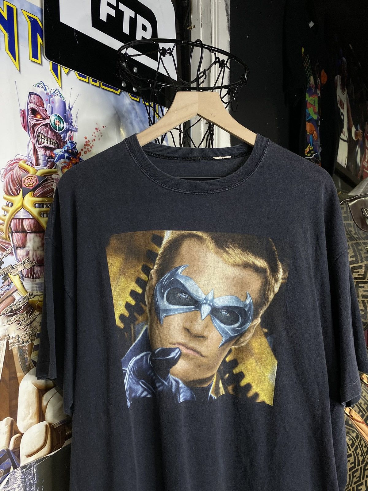 Vintage Vintage 90’s Robin T-Shirt Vtg Batman Movie Tee Size XLarge Size US XL / EU 56 / 4 - 6 Thumbnail
