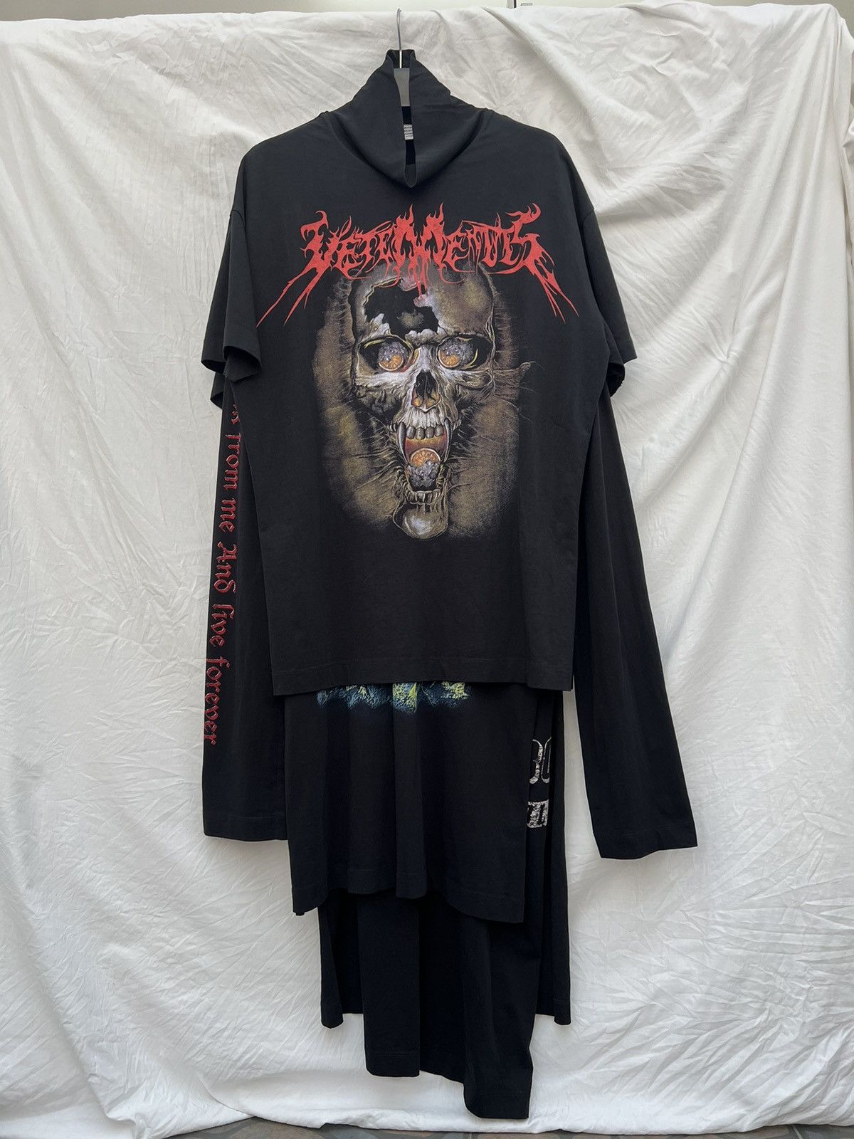 VETEMENTS♡ DESTROYED LONGSLEEVE Buy Vetements Destroyed Long-Sleeve 'Black' - UE63LS181B