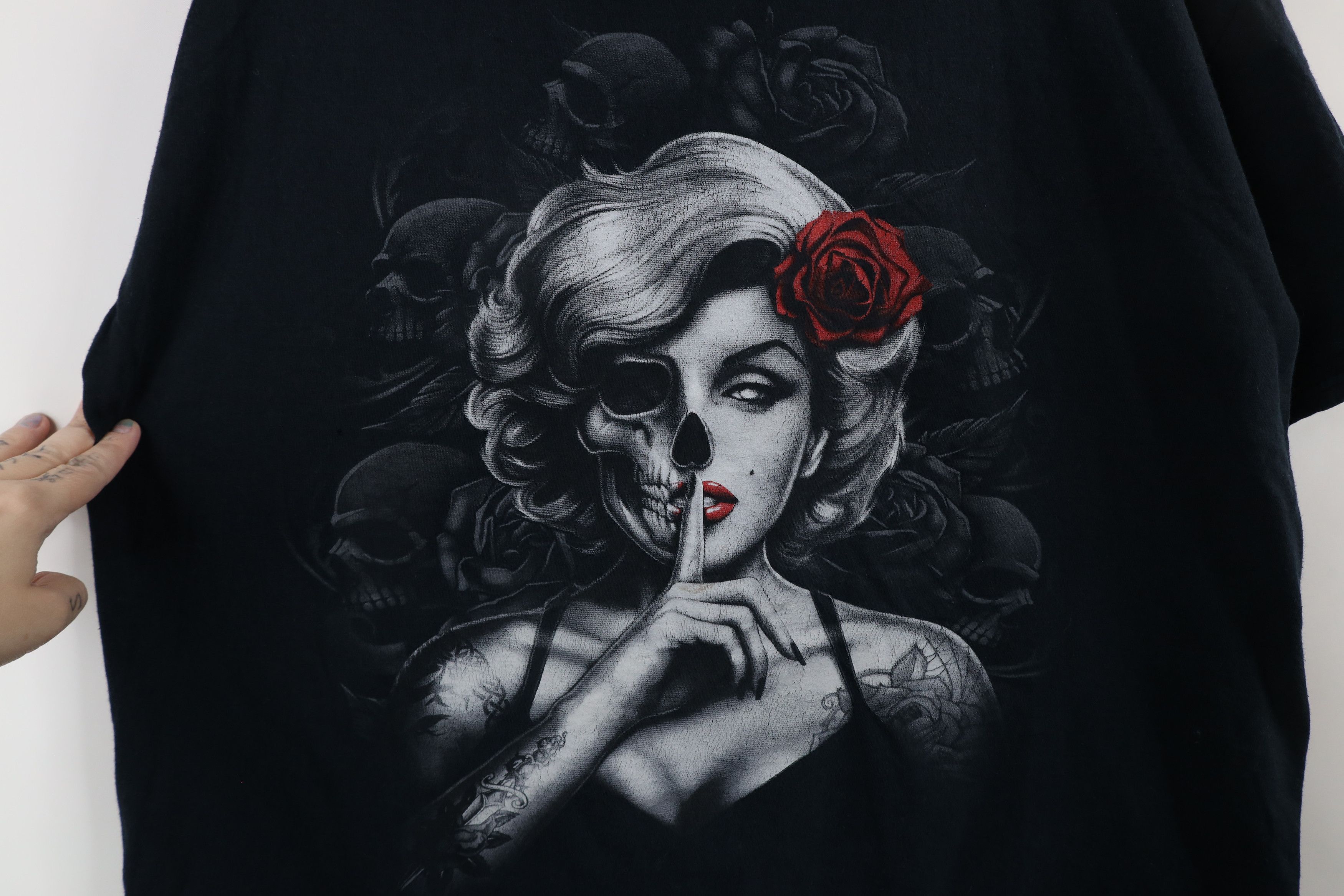 Vintage Vintage Y2K Streetwear Skeleton Pinup Girl UFC MMA T-Shirt Size US XL / EU 56 / 4 - 4 Thumbnail