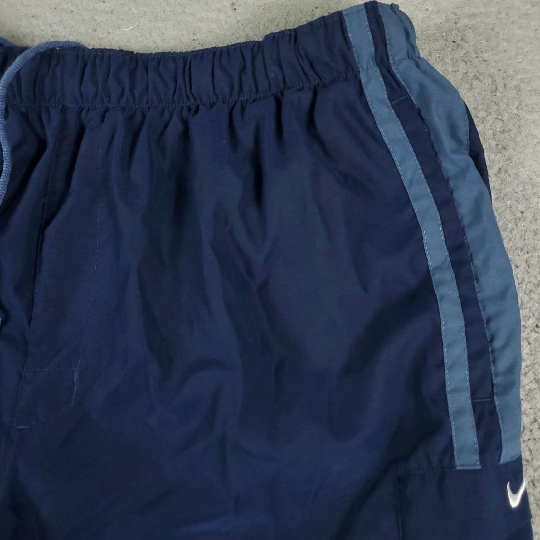 Nike VINTAGE Nike Shorts Mens XL Blue Swoosh Beach Board Swim Trunks Size US 36 / EU 52 - 3 Thumbnail