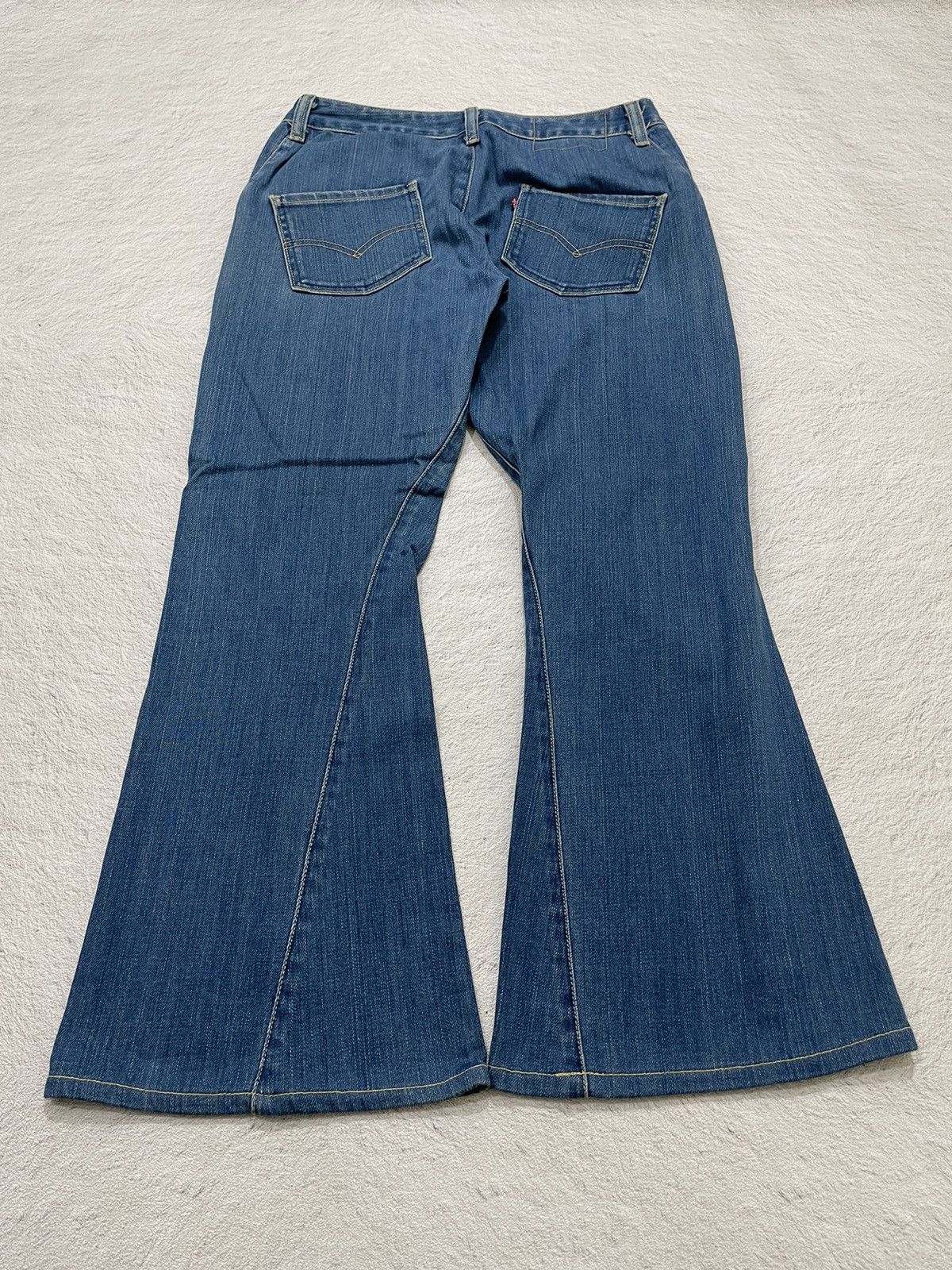 Levi's 00s Levis Flared Denim Washed Jeans Bootcut Y2K Hysteric y2k Size US 26 / EU 42 - 6 Thumbnail