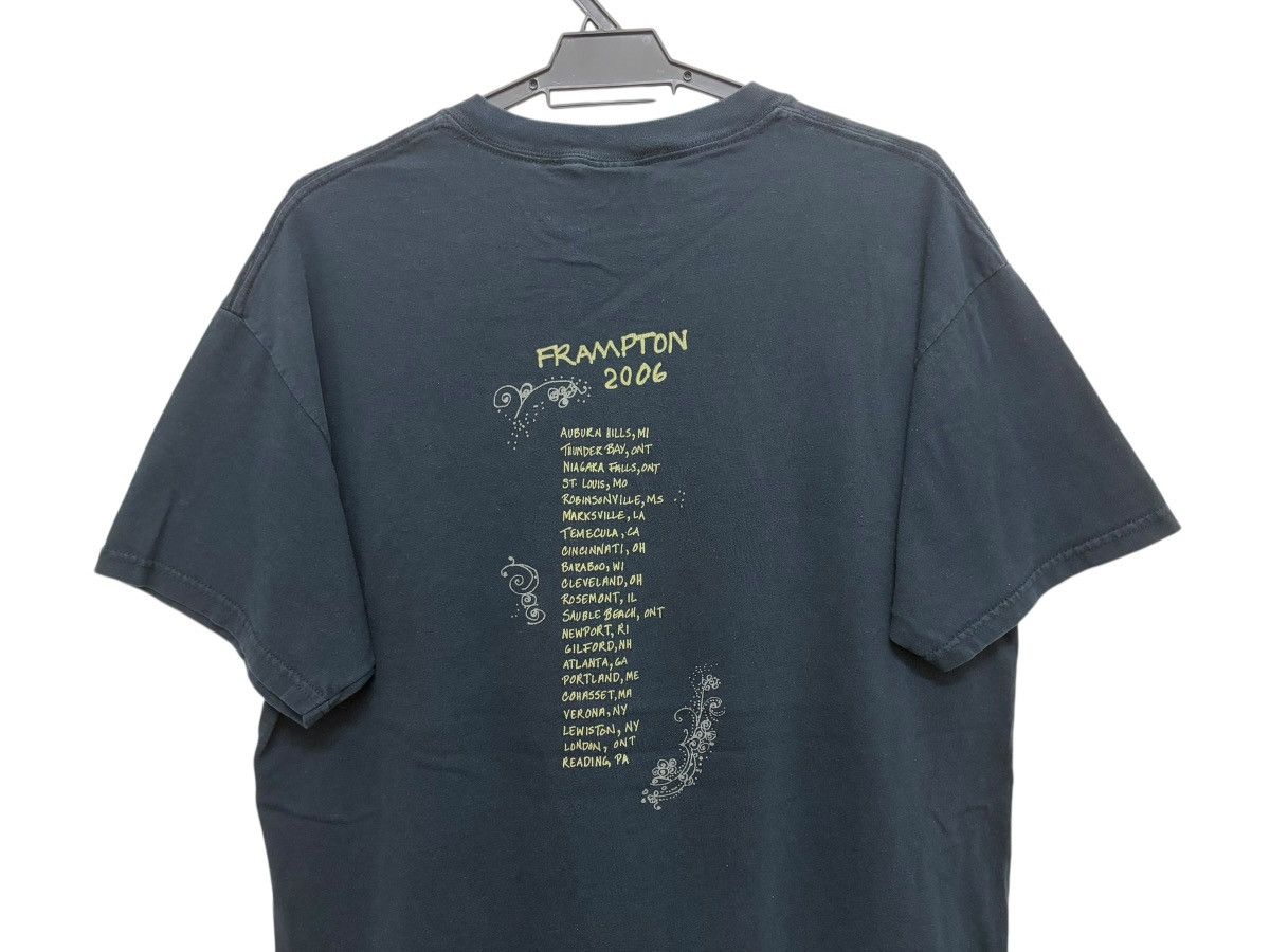 Band Tees VINTAGE 00s Y2K PETER FRAMPTON 2006 TOUR TEE GILDAN Size US L / EU 52-54 / 3 - 9 Thumbnail
